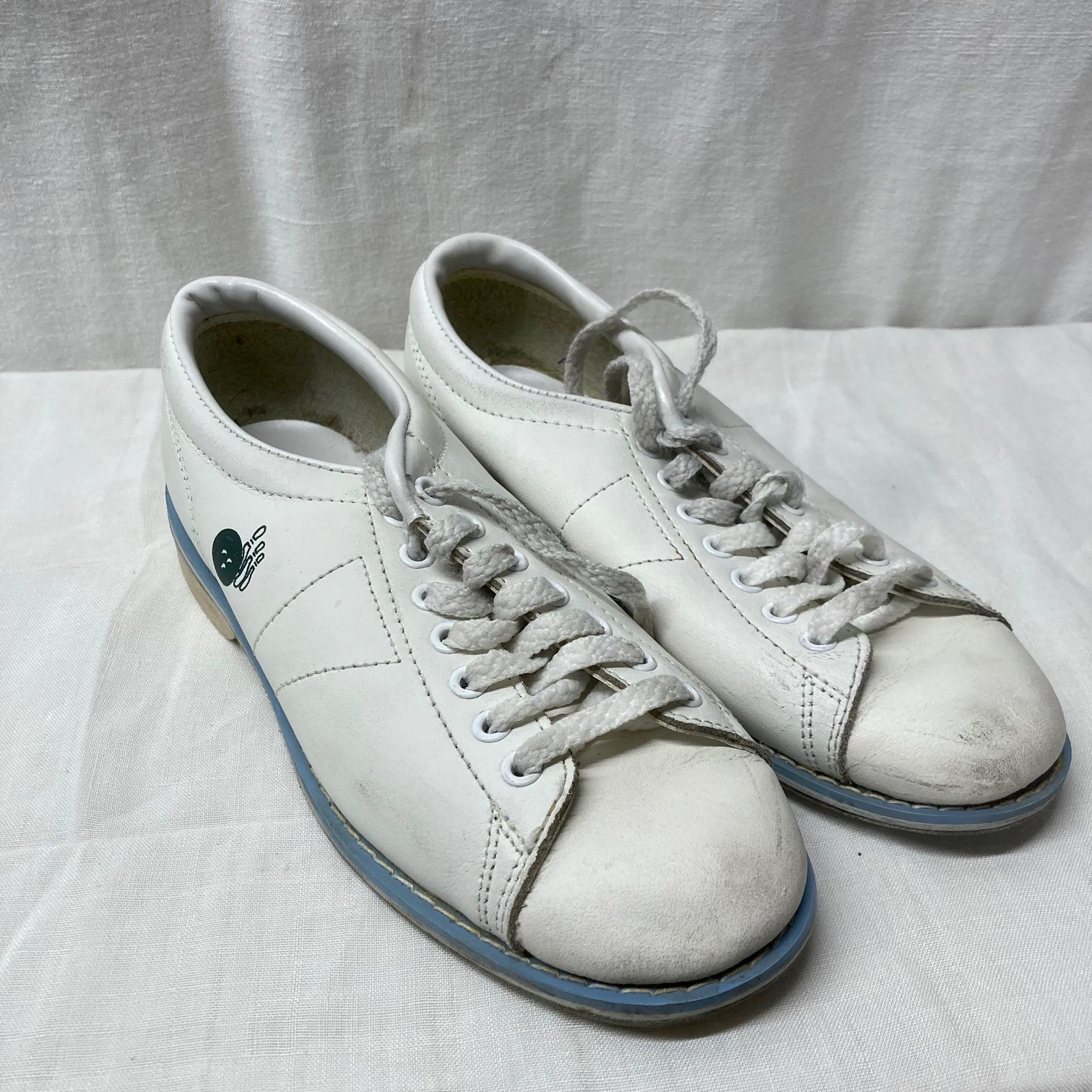 Voir photo 4 de Boule de bowling columbia 300 et chaussures Boule de bowling columbia 300 et chaussures Très bon état - Vue 4 -