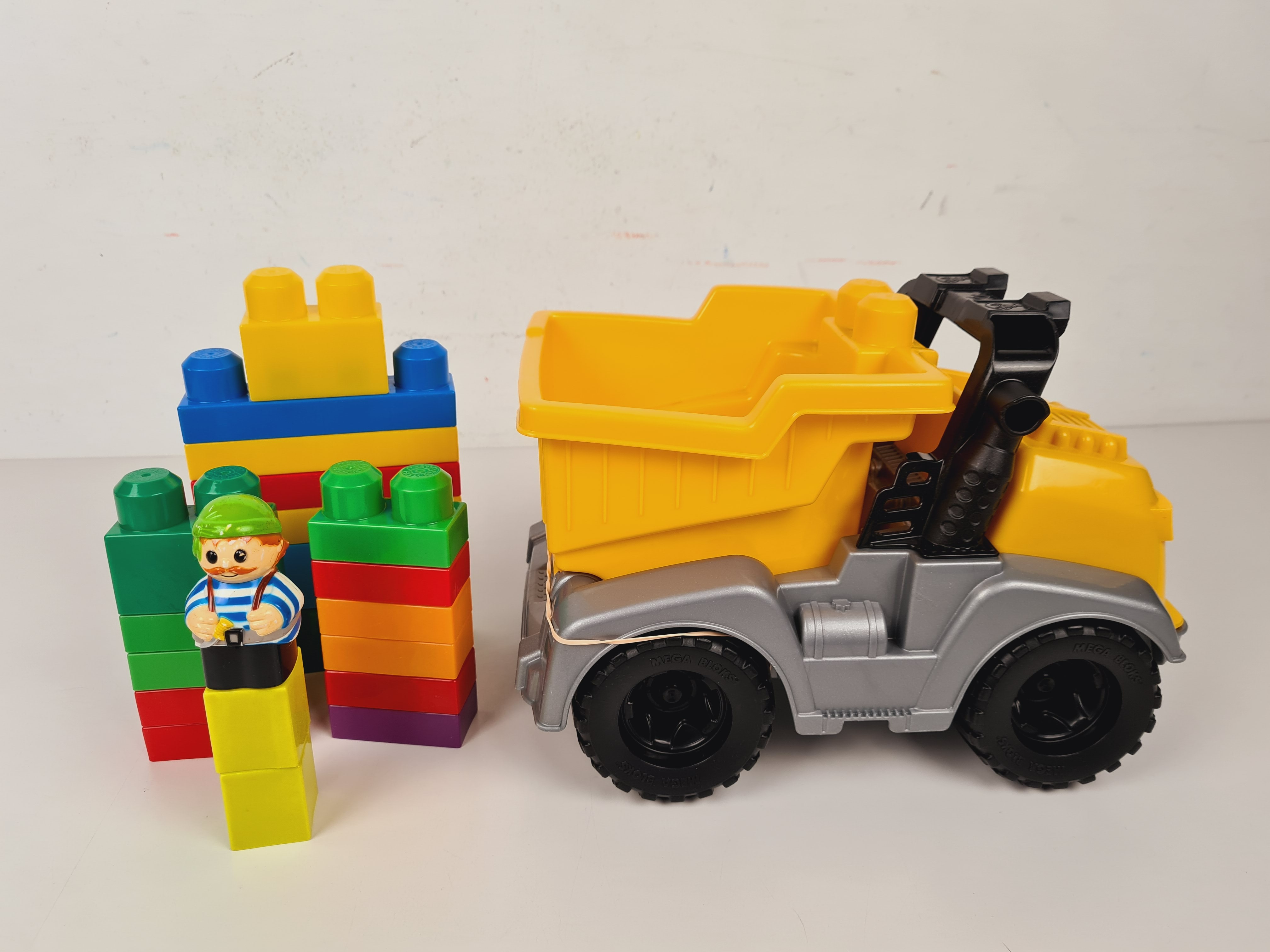 Voir photo 3 de Jeu de construction - Camion benne - Mega Bloks - 12 mois + Jeu de construction - Camion benne - Mega Bloks - 12 mois + Bon état - Vue 3 -