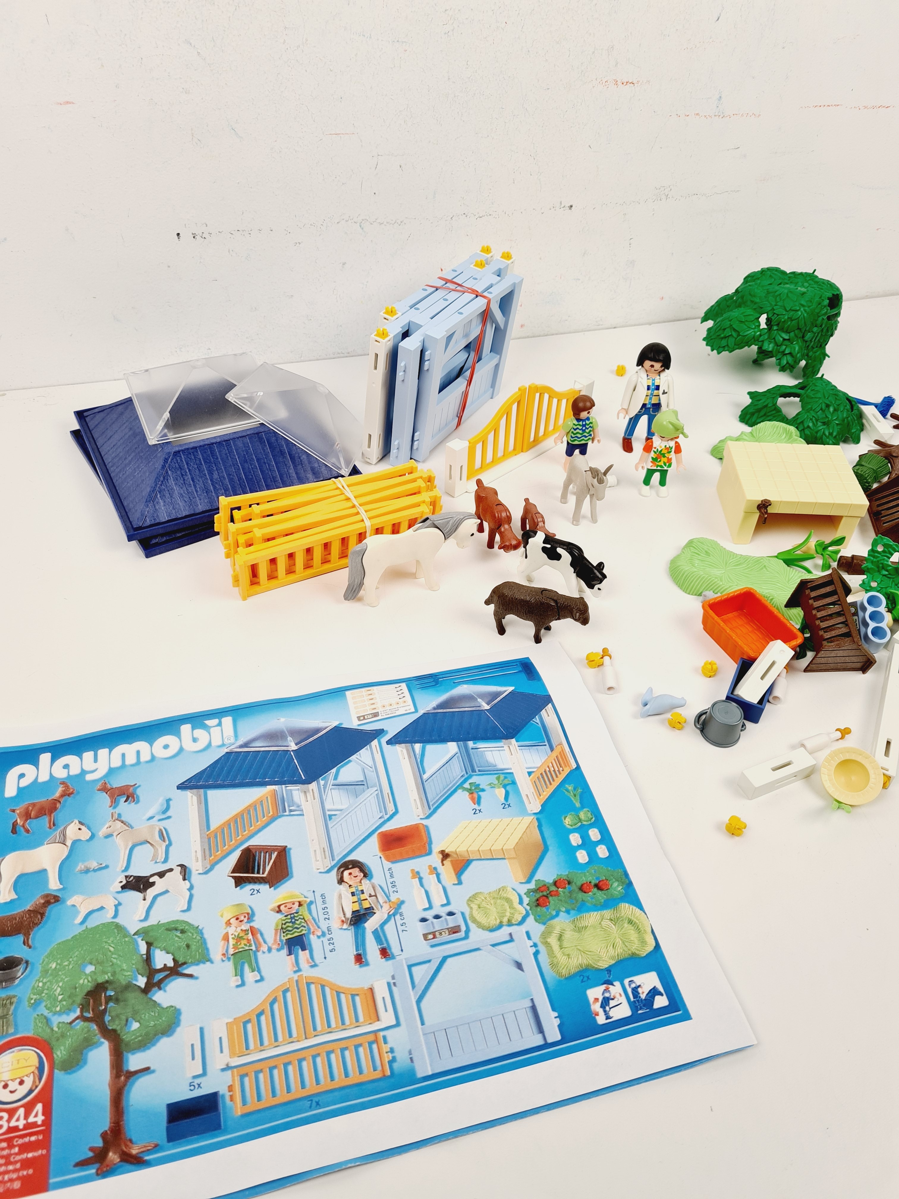 Voir photo 5 de Playmobil - 4344 - Centre de soin animalier - Dès 4 ans Playmobil - 4344 - Centre de soin animalier - Dès 4 ans - Vue 5 -