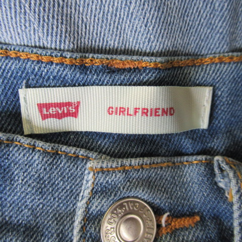 Voir photo 6 de E30 - Jean trashé - Levi's - Âge 12 ans E30 - Jean trashé - Levi's - Âge 12 ans Très bon état - Vue 6 -