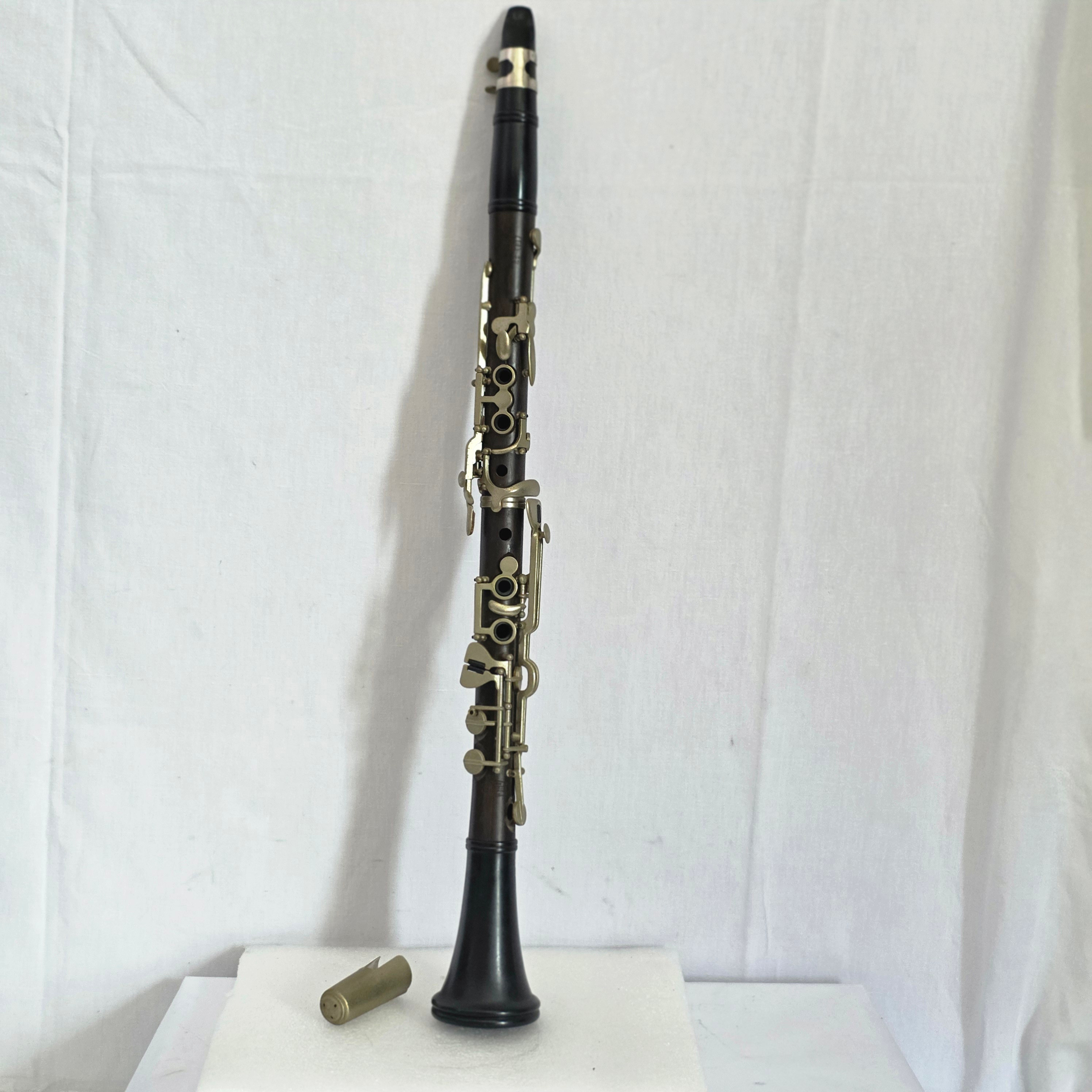 Acheter Clarinette Vintage en Ébène - J. Pfeiffer & Zn (Rijswijk) Bon état - 130,00 € Clarinette Vintage en Ébène - J. Pfeiffer & Zn (Rijswijk) Bon état - reconditionné disponible sur Label Emmaüs
