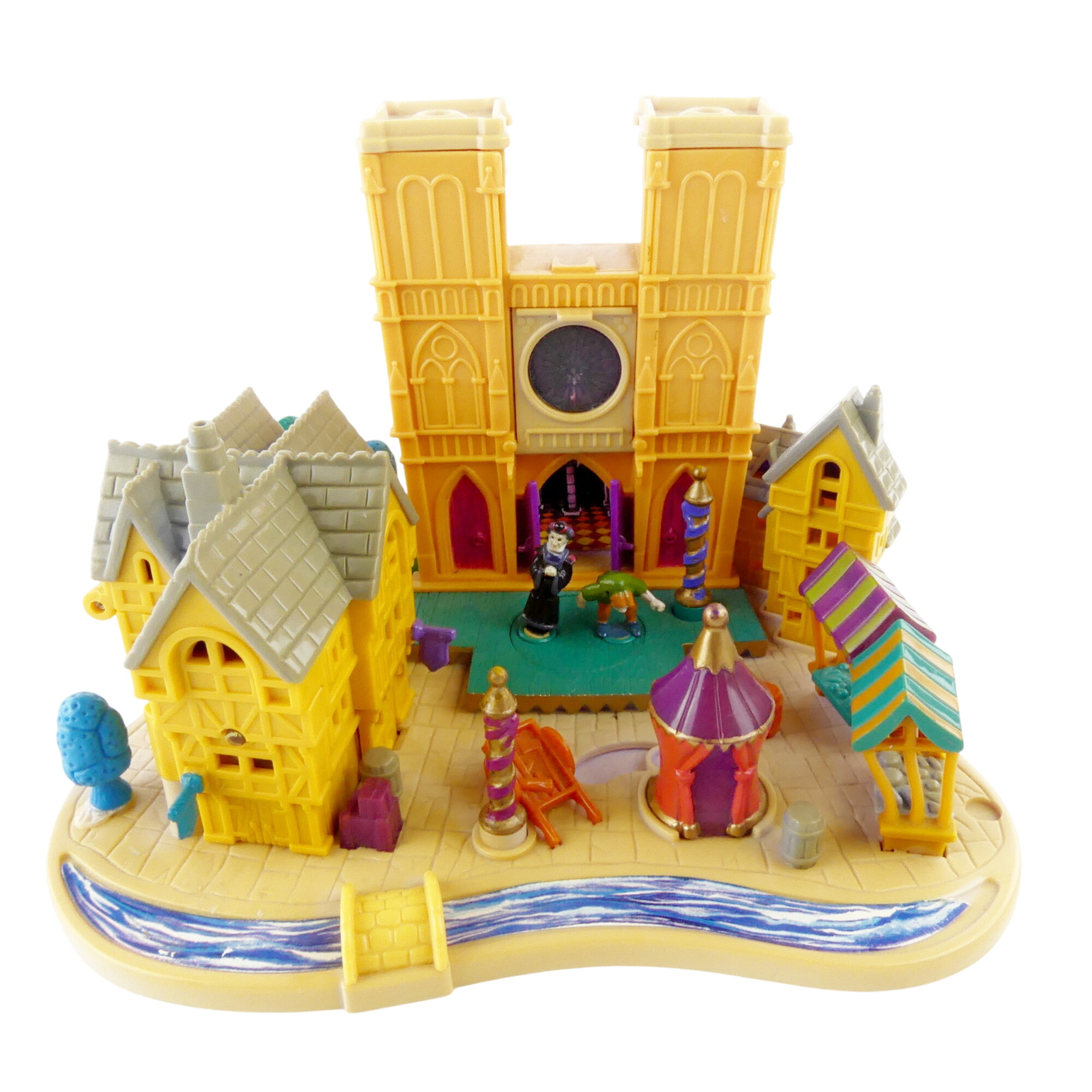 Acheter Polly Pocket Notre Dame de Paris et 2 figurines Bluebird 1995 Bon état - 35,00 € Polly Pocket Notre Dame de Paris et 2 figurines Bluebird 1995 Bon état - reconditionné disponible sur Label Emmaüs