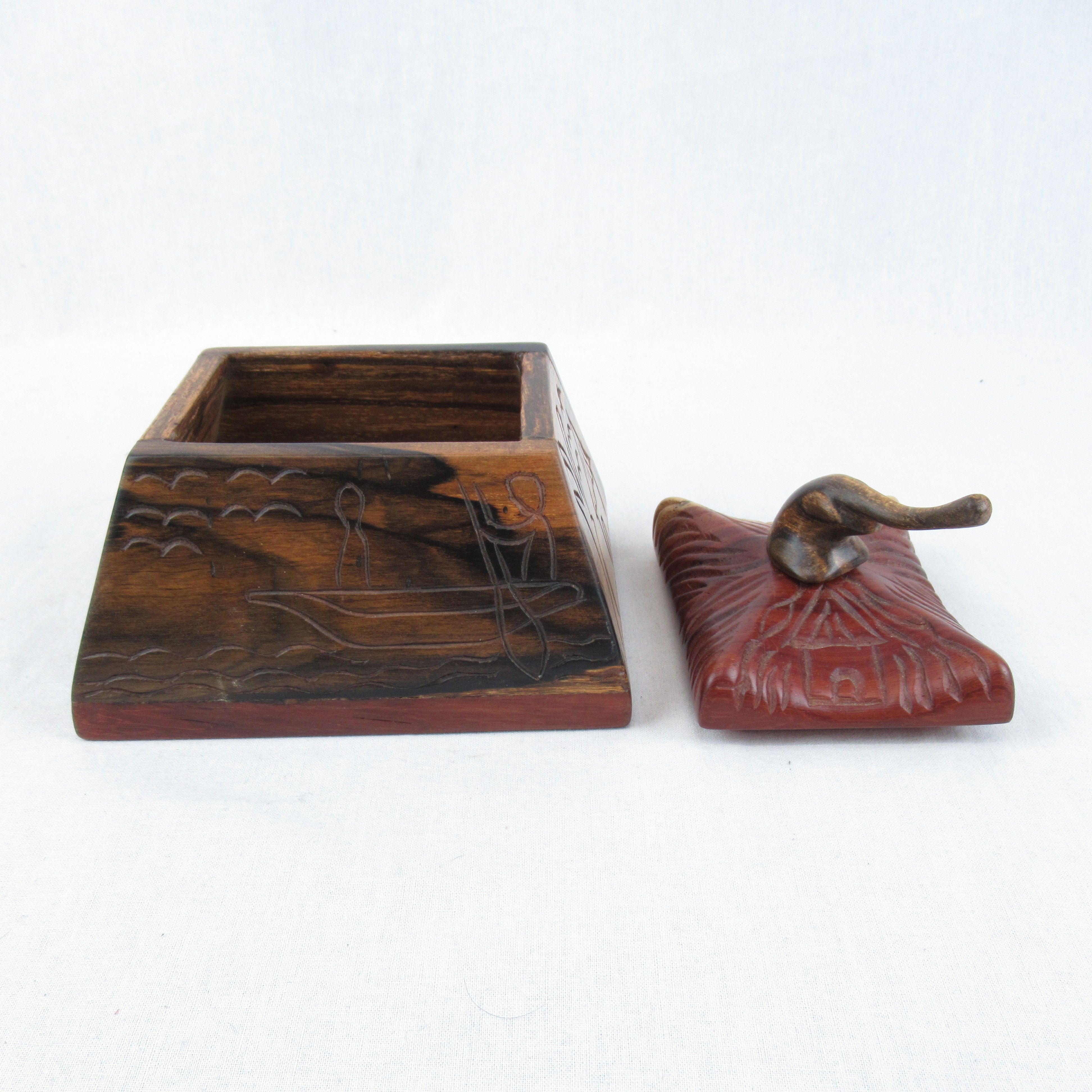 Coffret en bois/ Boîte à tabac avec gravure artisanale - Photo 6