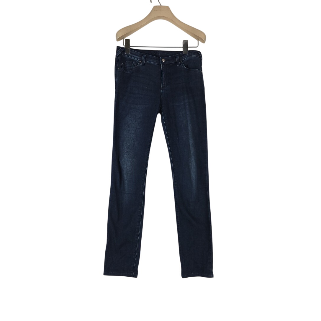 Acheter Emporio Armani - Jeans bleu en coton - Taille 36/38 (estimé) longueur 94 cm - 45,00 € Emporio Armani - Jeans bleu en coton - Taille 36/38 (estimé) longueur 94 cm - reconditionné disponible sur Label Emmaüs