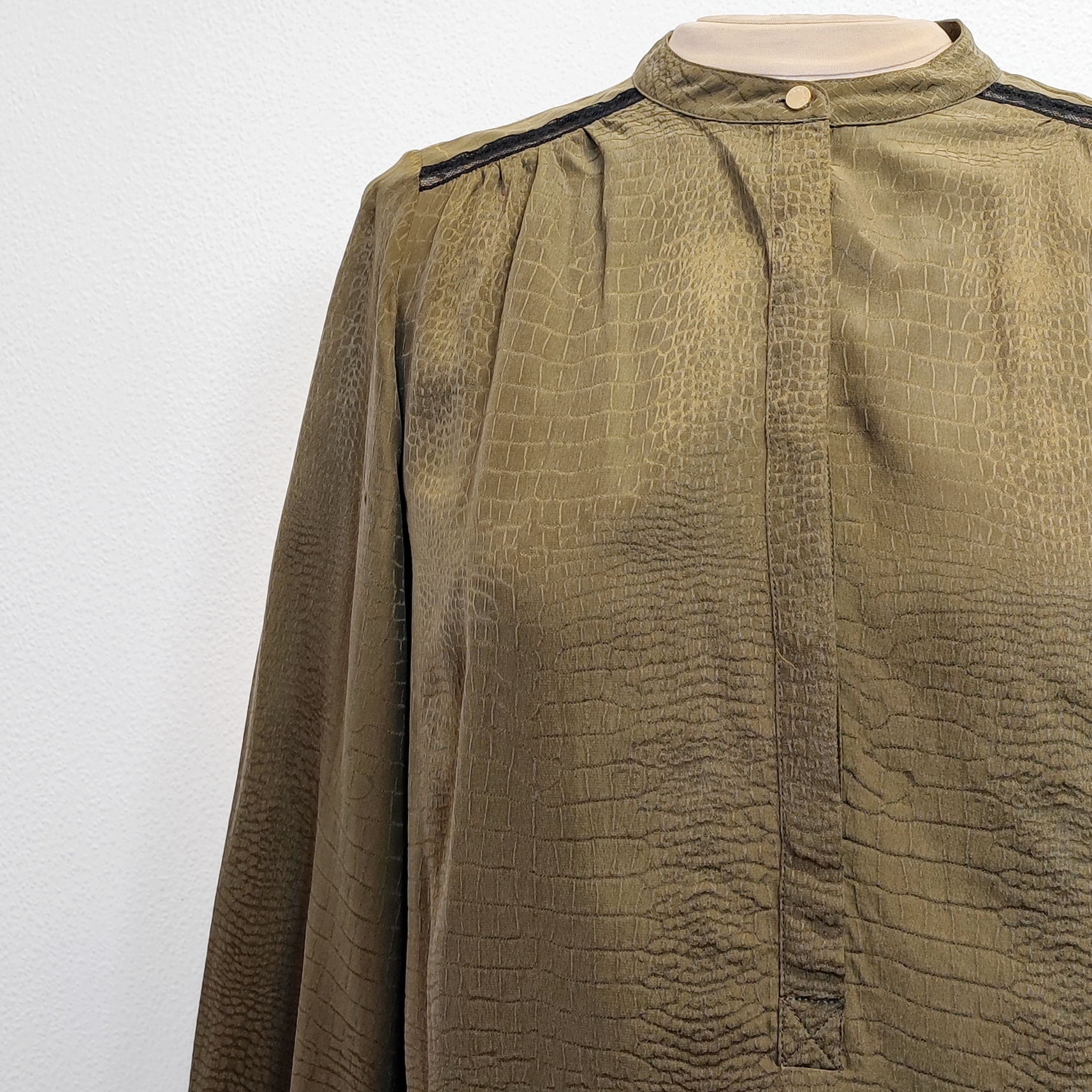 Voir photo 2 de Zadig et Voltaire - Chemisier en soie - S - Femme Zadig et Voltaire - Chemisier en soie - S - Femme Très bon état - Vue 2 -