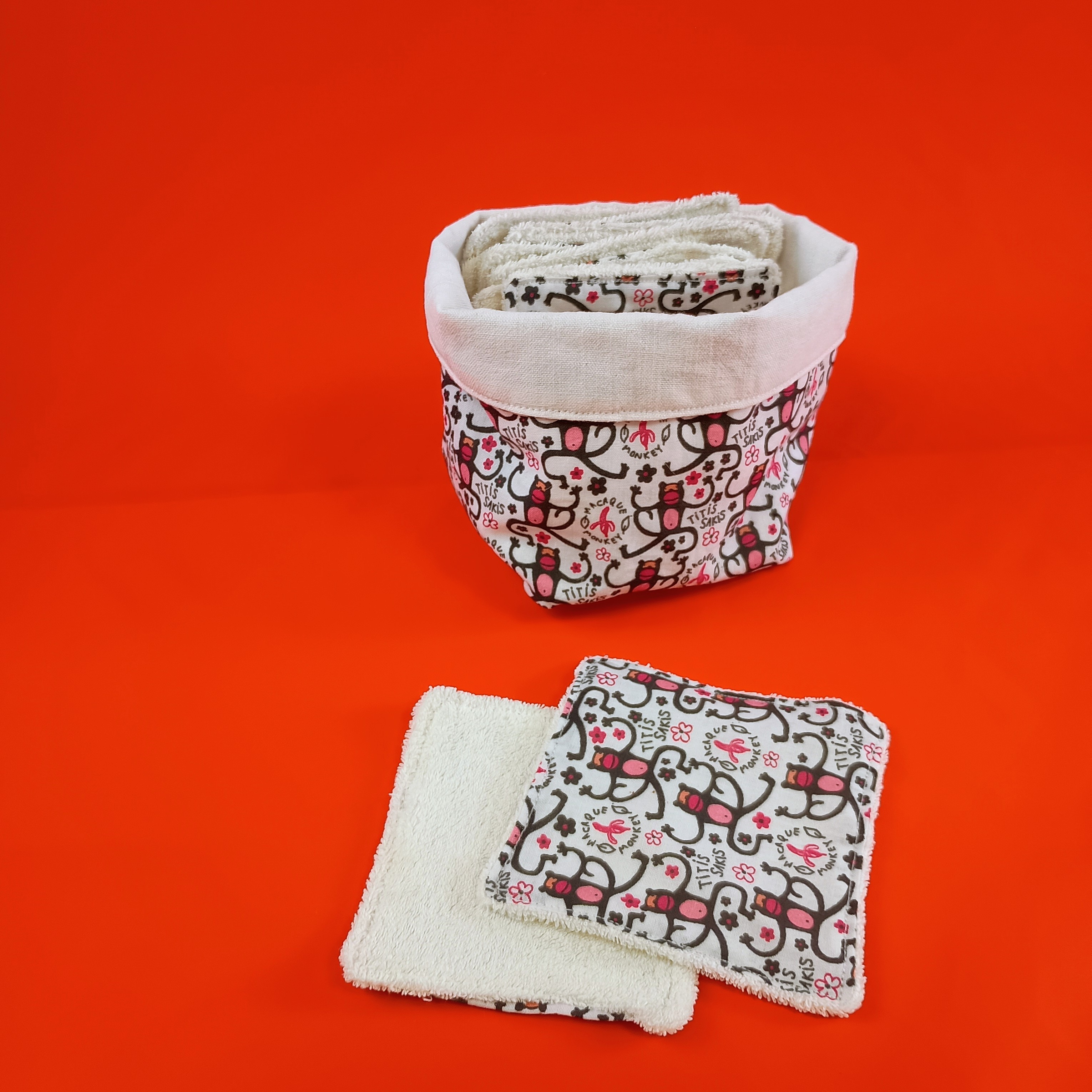 Lingettes et son pot de rangement assorti Comme neuf - Vue 3 - 