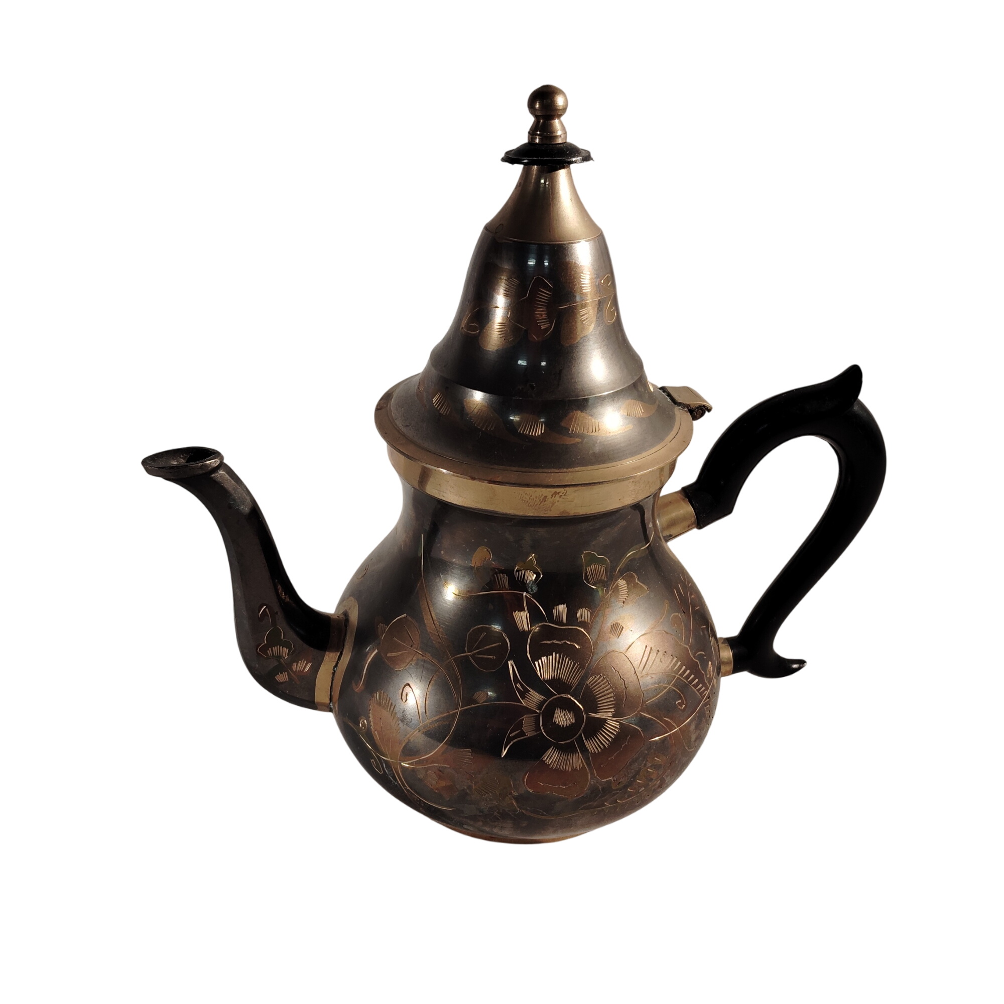 Acheter Théière orientale en métal ouvragé Bon état - 20,00 € Théière orientale en métal ouvragé Bon état - reconditionné disponible sur Label Emmaüs