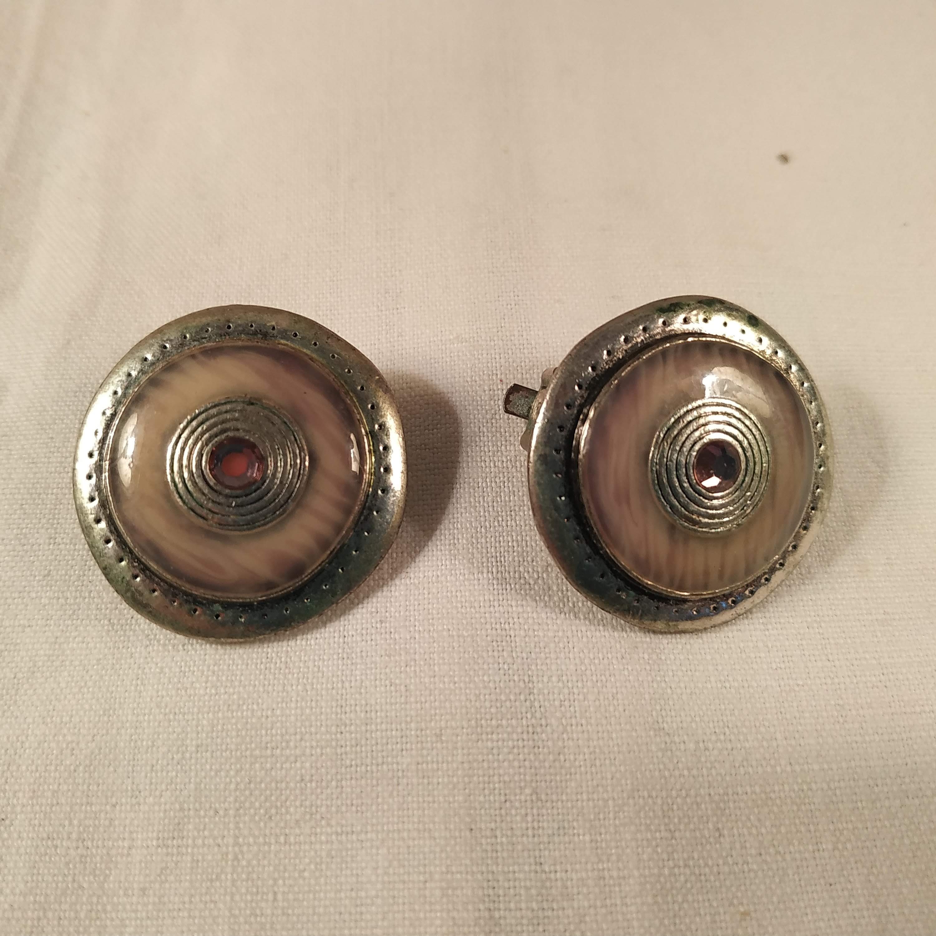 clip d'oreille artisanale métal argenté, strass rose  Très bon état -  reconditionné disponible sur Label Emmaüs