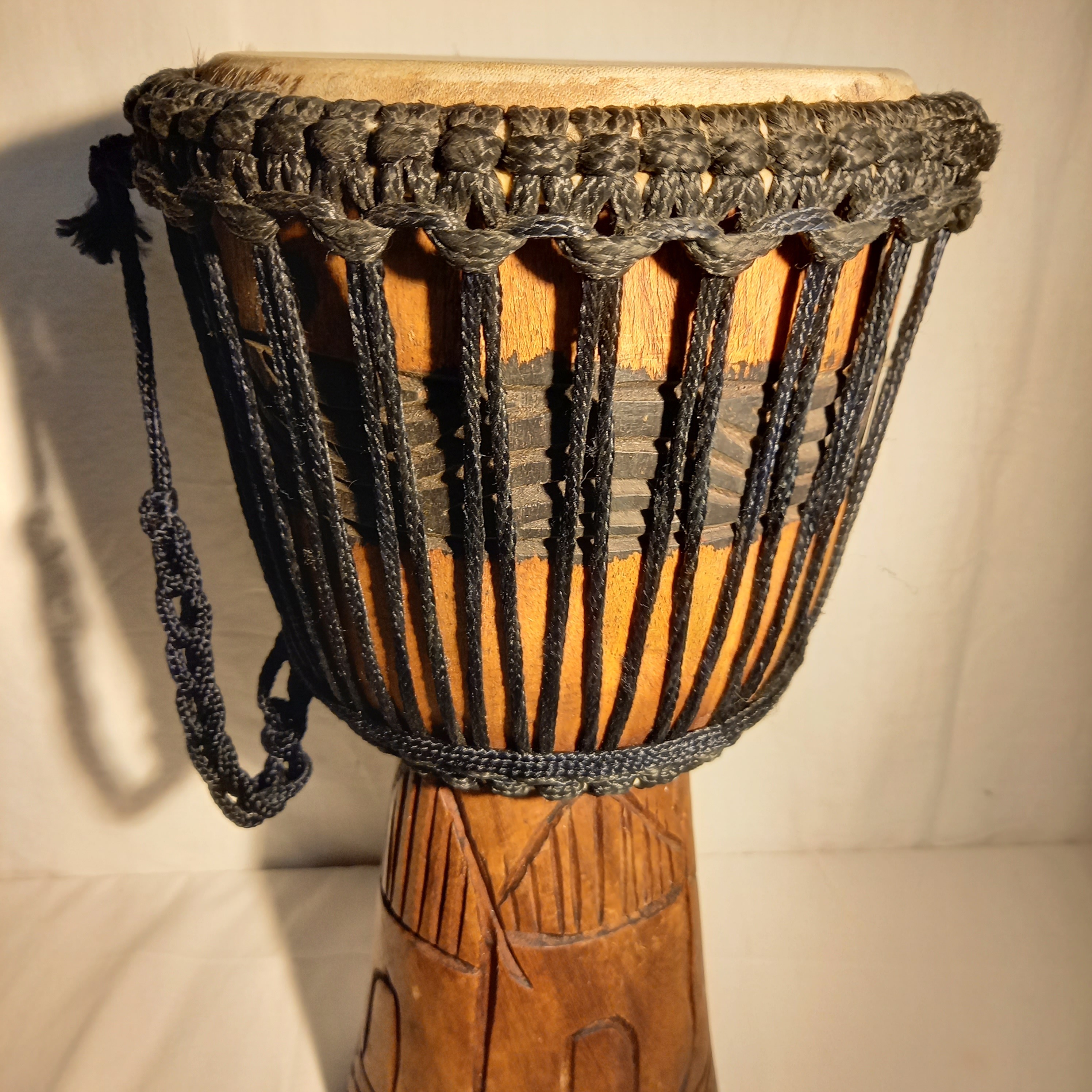 Tam tam africain en bois & tissu - Photo 2
