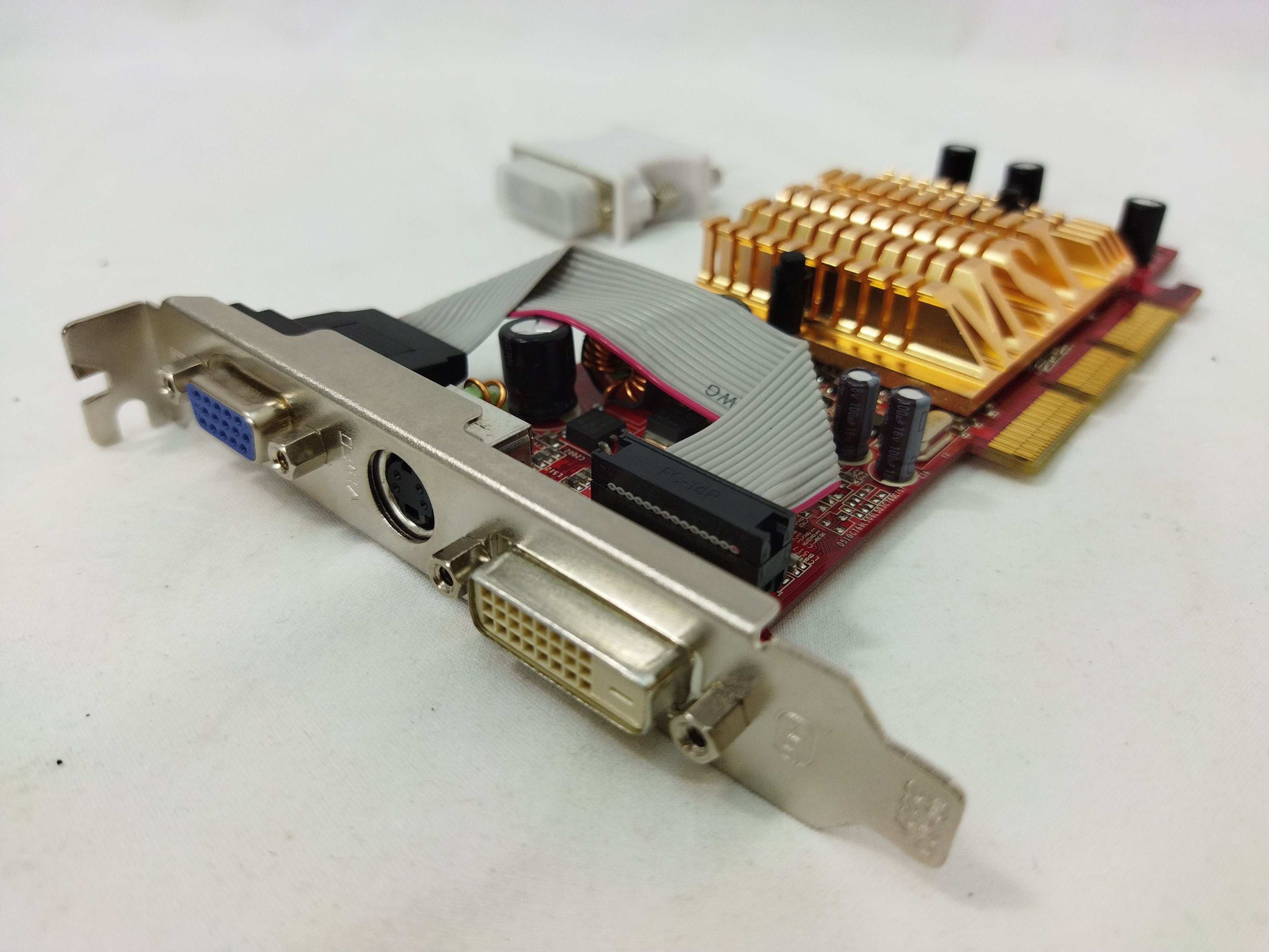 Carte Graphique FX5200 - Collector Très bon état - Vue 2 - 