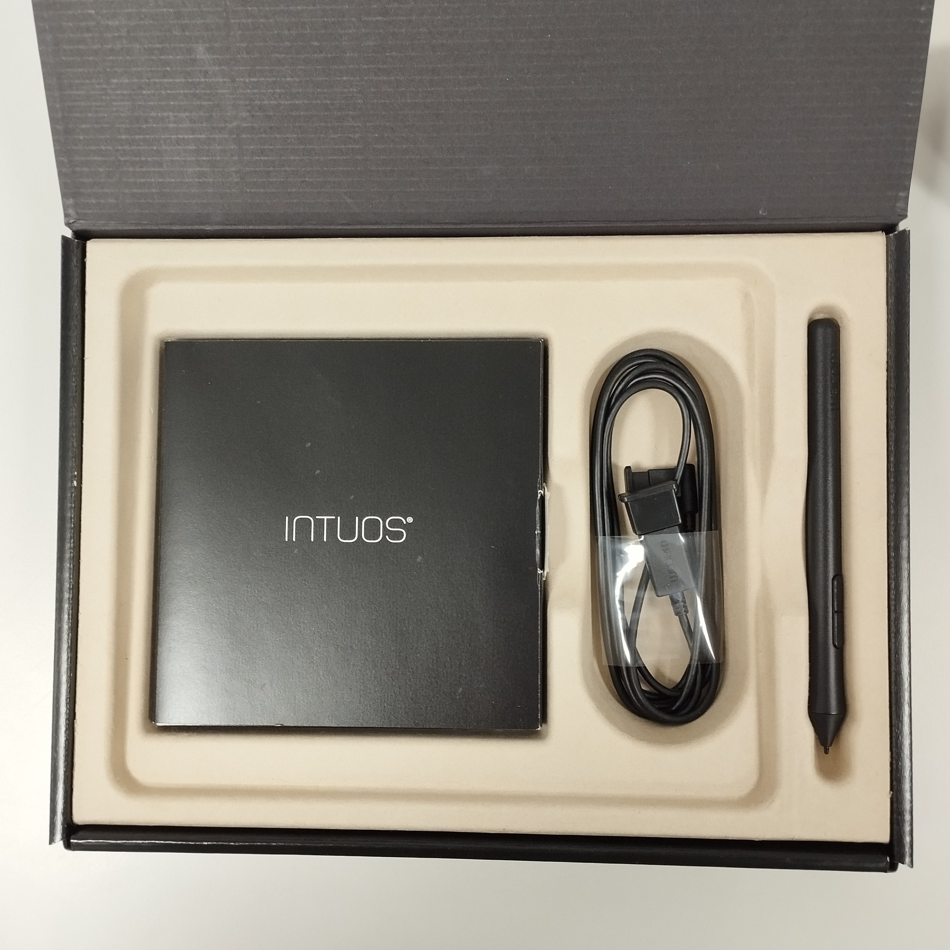 Tablette graphique Wacom Intuos Comic Comme neuf - Vue 4 - 