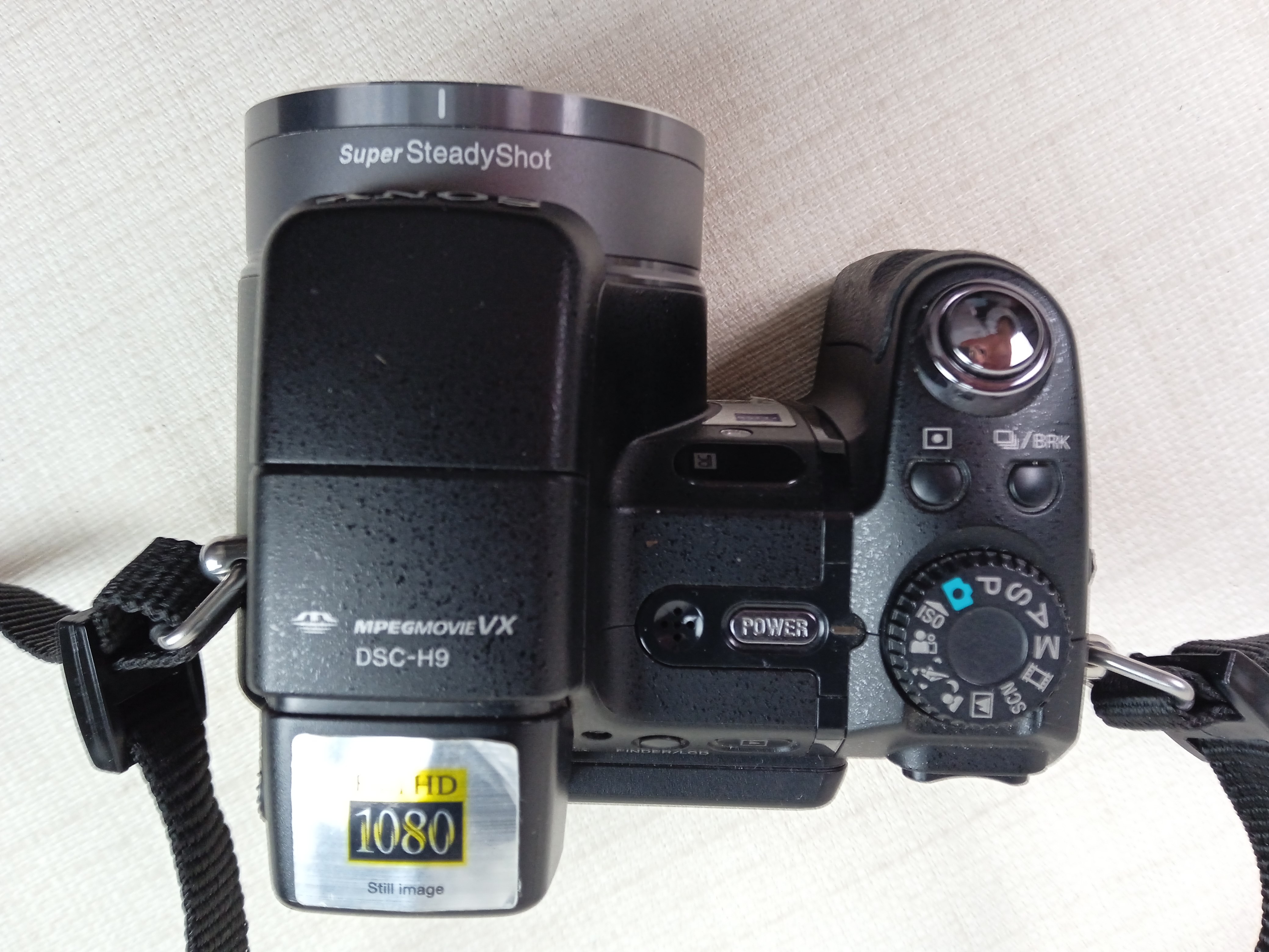 Voir photo 11 de Appareil Photo Sony Cyber-shot DSC-H9 et son trépied Sony VTC 60 AV Appareil Photo Sony Cyber-shot DSC-H9 et son trépied Sony VTC 60 AV Bon état - Vue 11 -