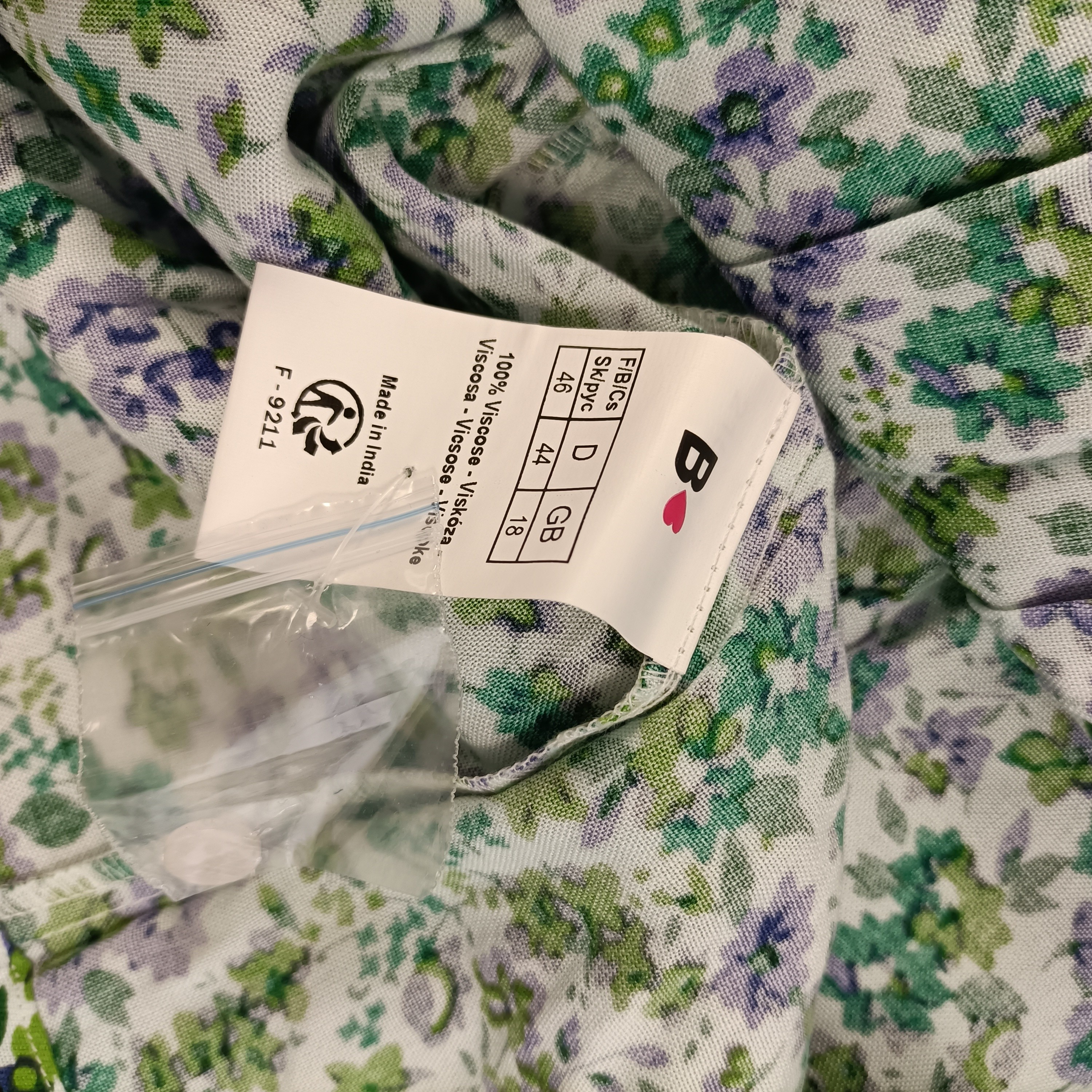 Robe fleurie verte bleu boutonnée manches courtes taille ajustée Comme neuf - Vue 10 - 