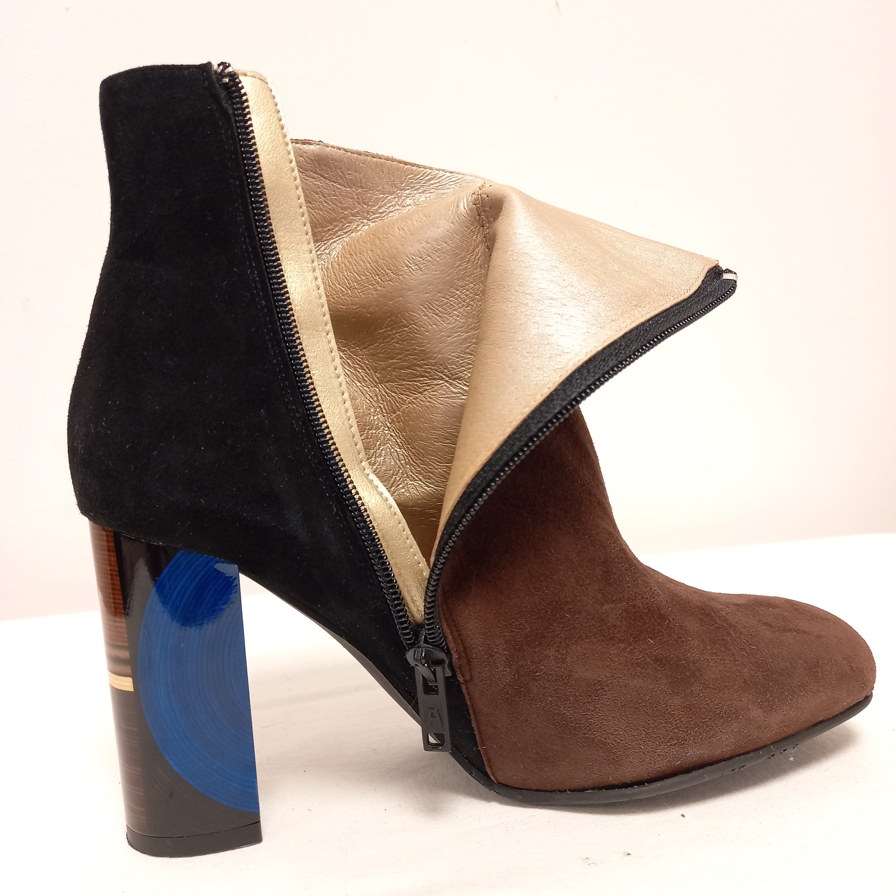 Bottines en nubuck - Azurée Cannes - P38 - Photo 4