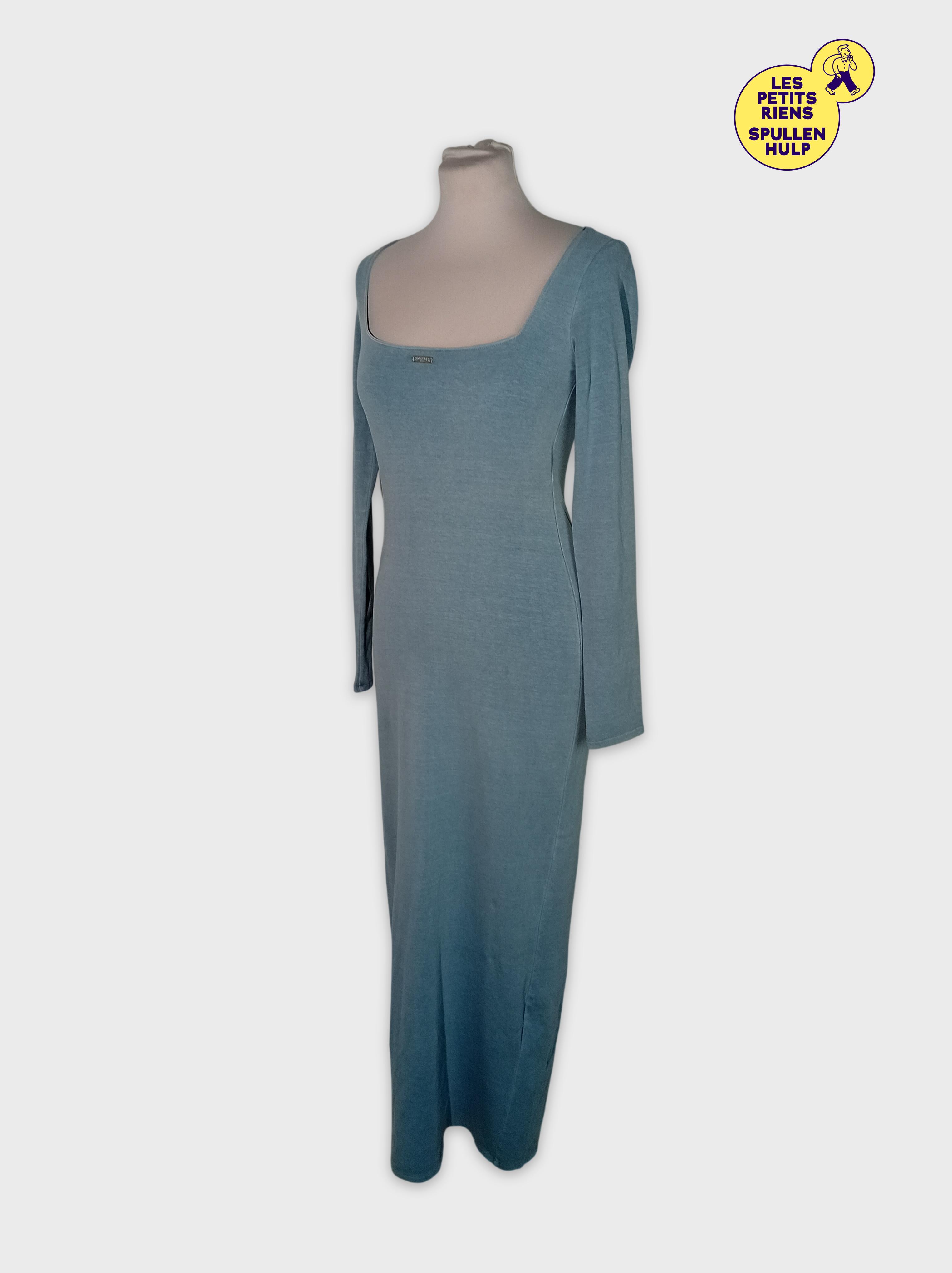 Acheter Robe Moulante Longue Bleue Bdg S (T3647) Très bon état - 14,00 € Robe Moulante Longue Bleue Bdg S (T3647) Très bon état - reconditionné disponible sur Label Emmaüs
