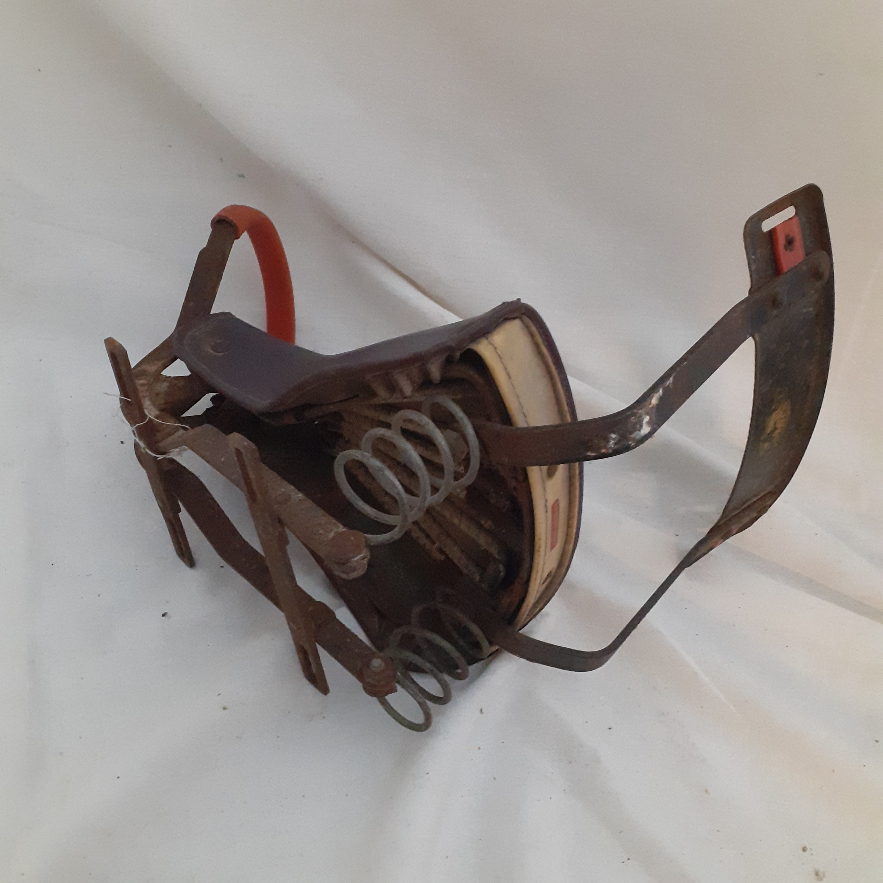 ANCIENNE SELLE DE mobylette MOTOBECANE moto motobécane Peugeot vieux