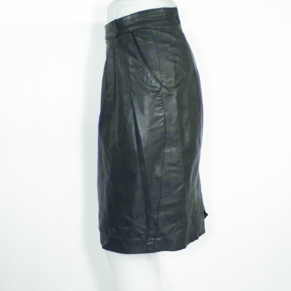 Jupe en Cuir Noire Taille Estimée 36. Bon état - Vue 2 - 