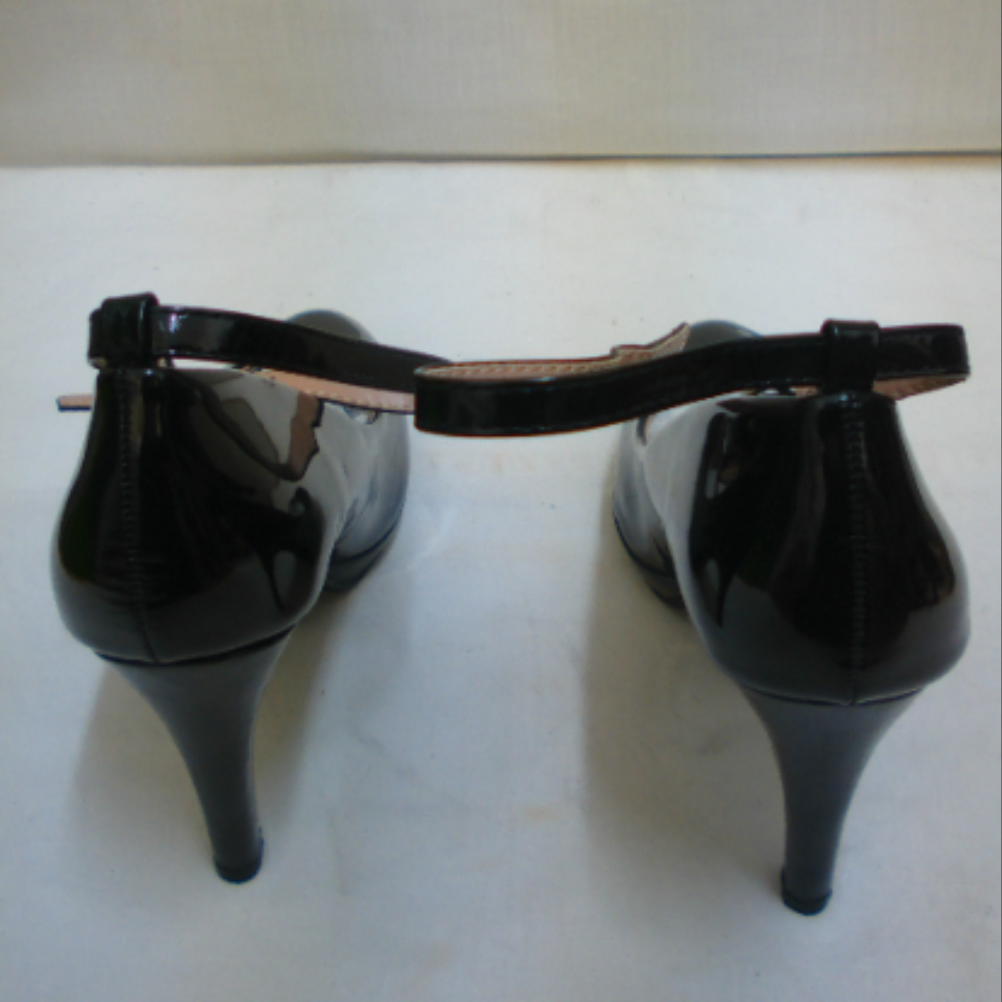 Voir photo 4 de Chaussure à talons CHLONA, vernies noir, Pointure 38 Chaussure à talons CHLONA, vernies noir, Pointure 38 Très bon état - Vue 4 -