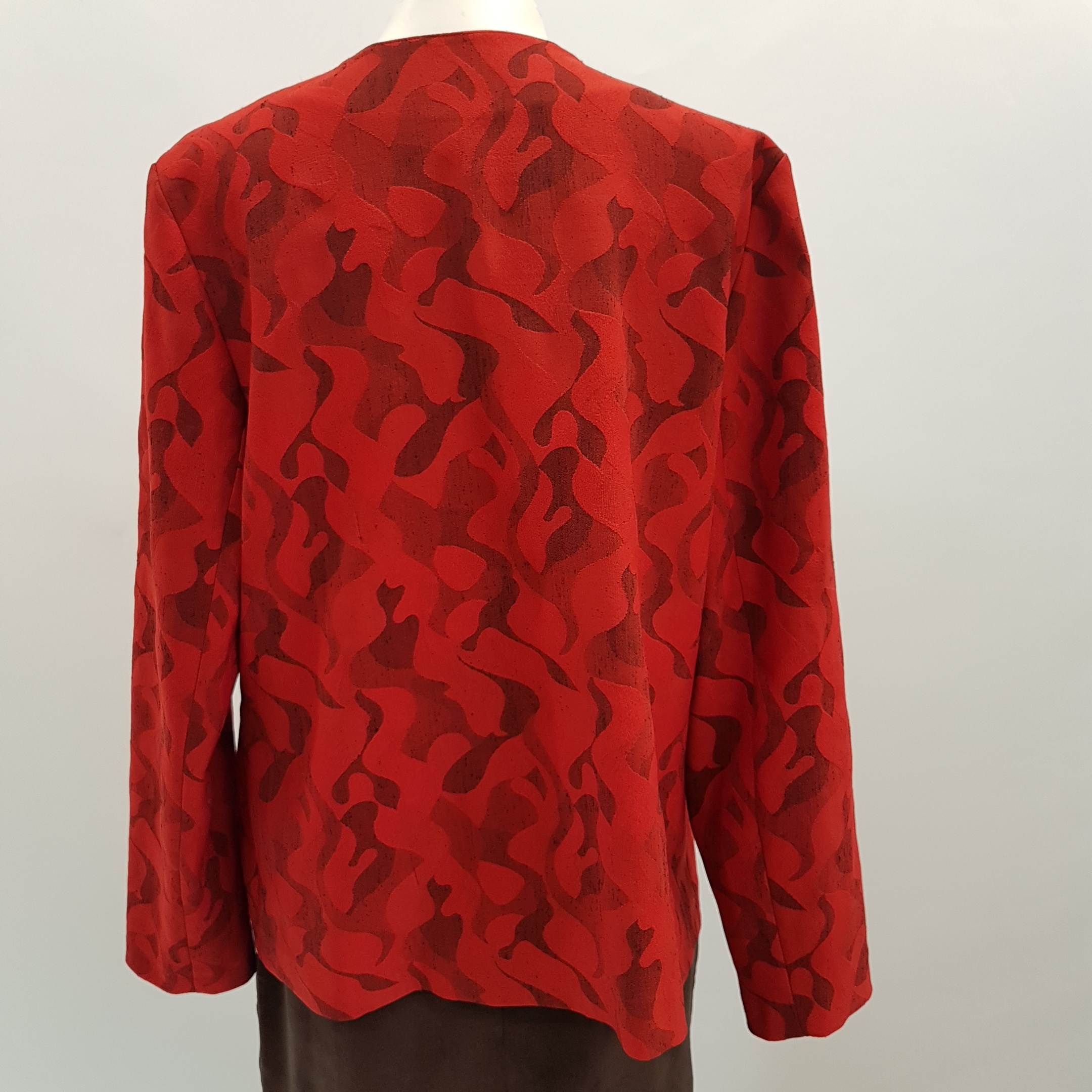 Veste de fêtes rouge imprimée noire - CHRISTIAN MICHEL - taille 44 - Photo 2