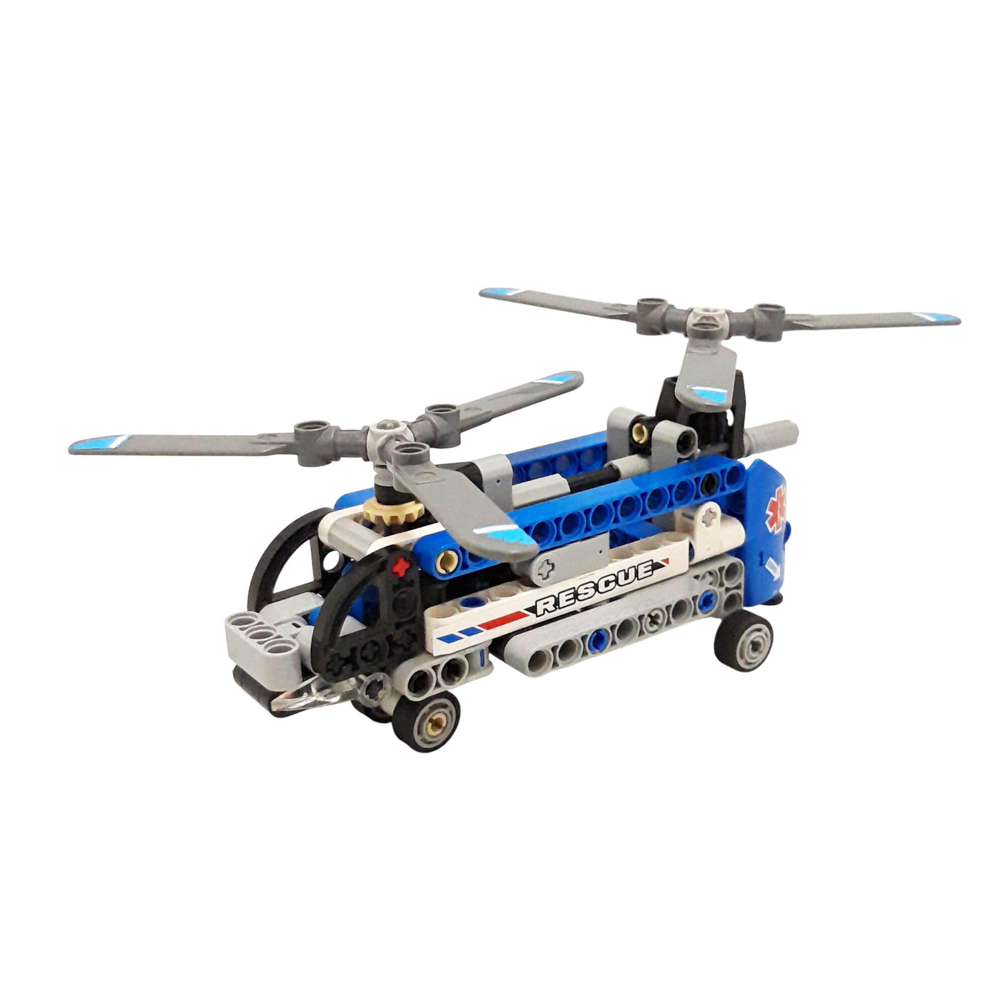 Lego Technic 42020 'L'hélicoptère bi-rotors' Bon état -  reconditionné disponible sur Label Emmaüs
