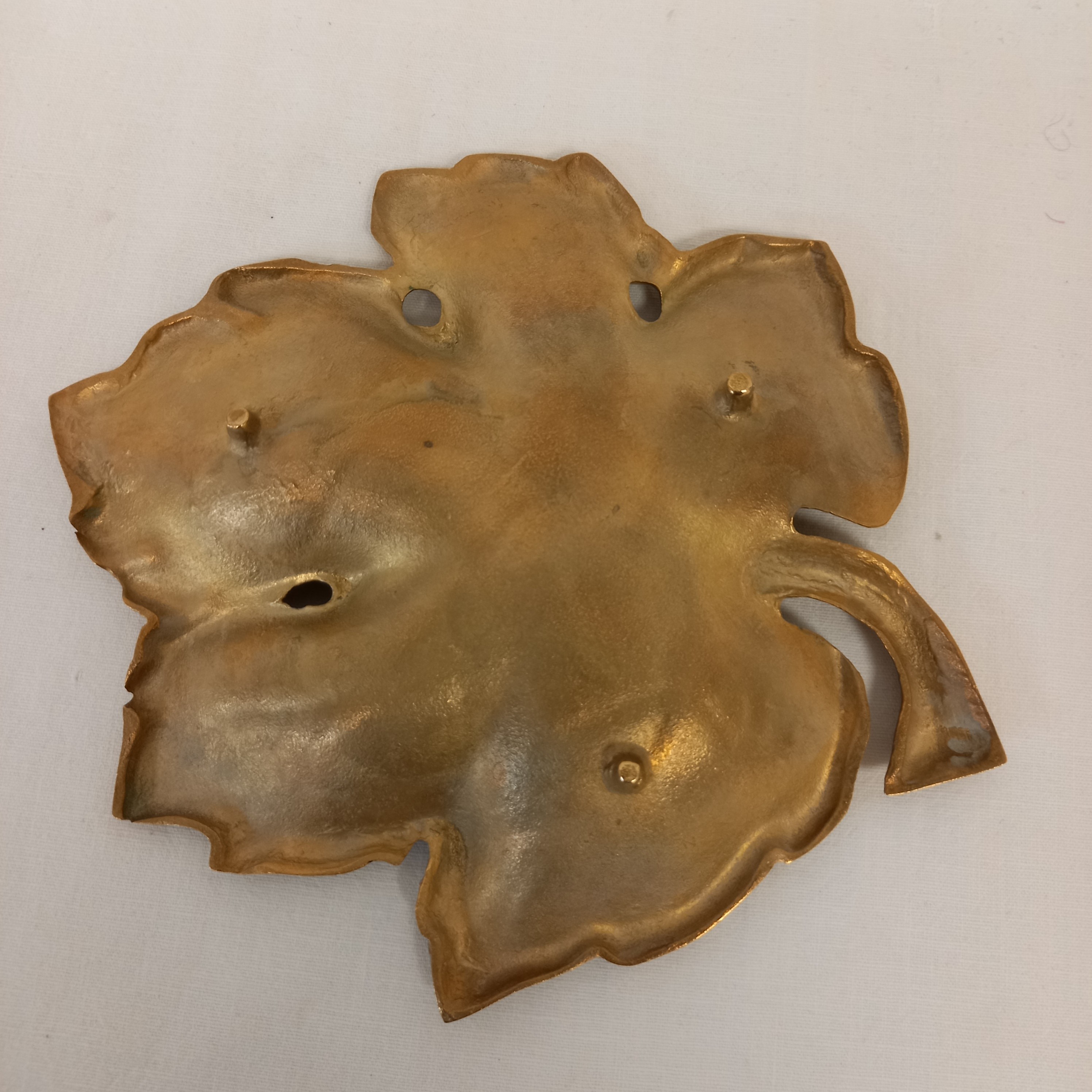 Voir photo 4 de Jolie Vide Poche .Forme de Feuille en Laiton . Année 50 Jolie Vide Poche .Forme de Feuille en Laiton . Année 50 - Vue 4 -