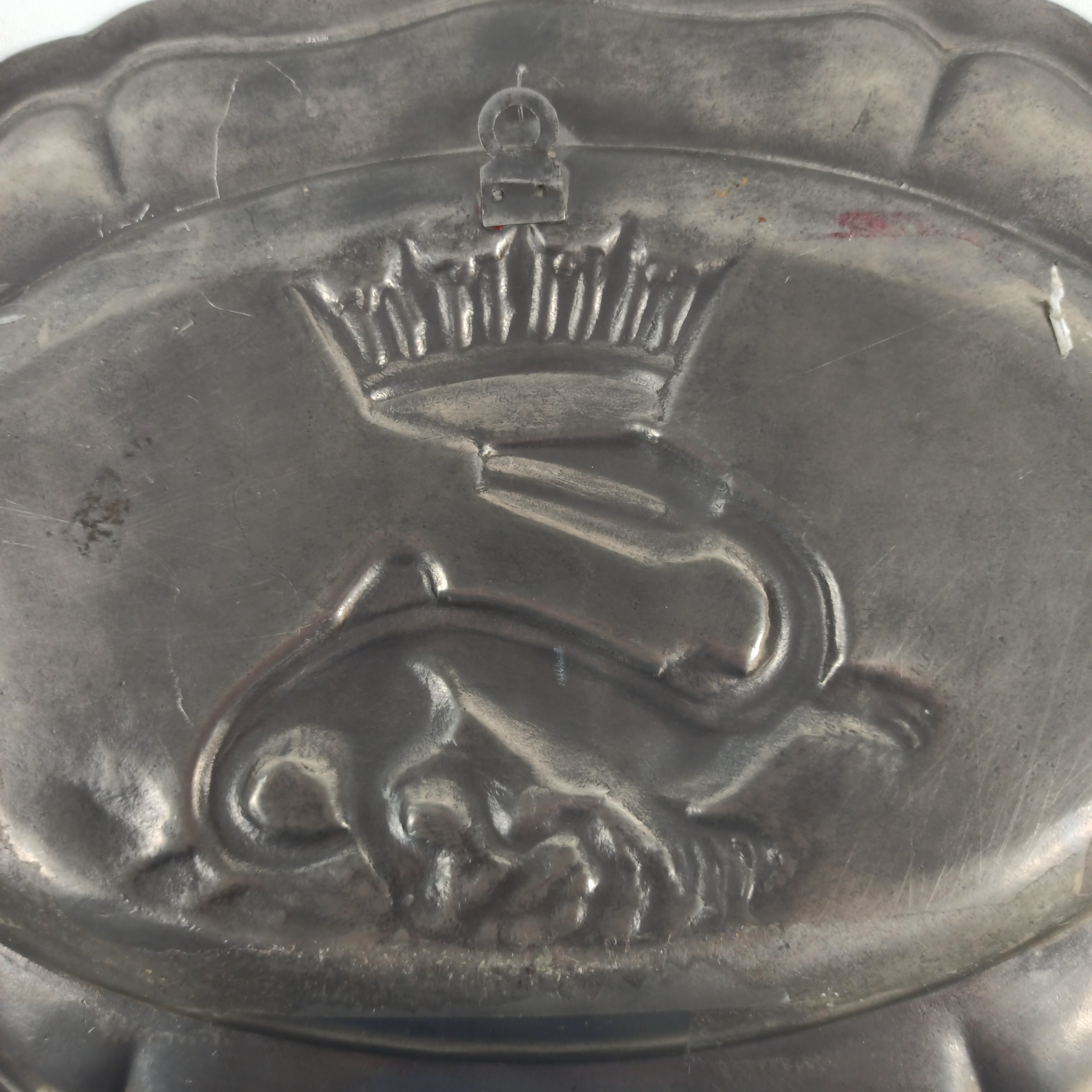 Plat décoratif en étain - Bon état - Photo 6