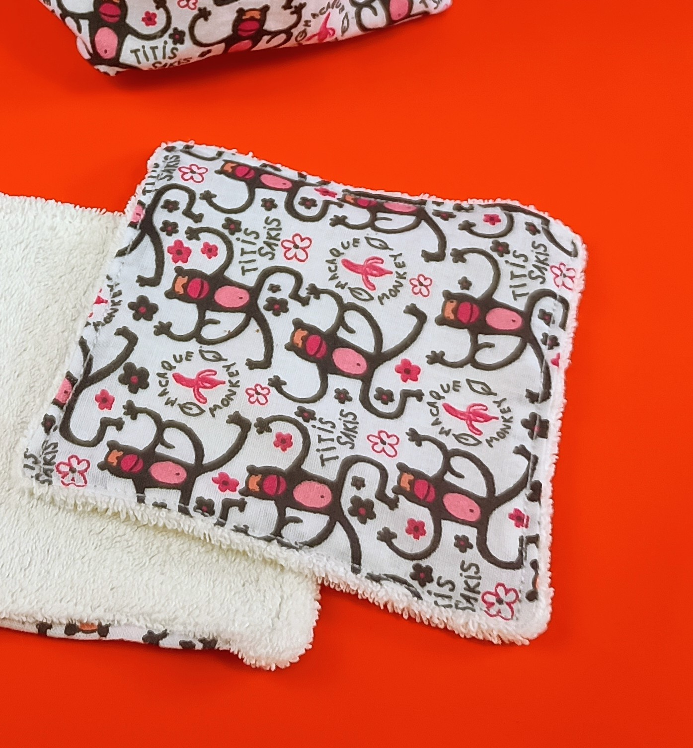 Lingettes et son pot de rangement assorti Comme neuf - Vue 2 - 