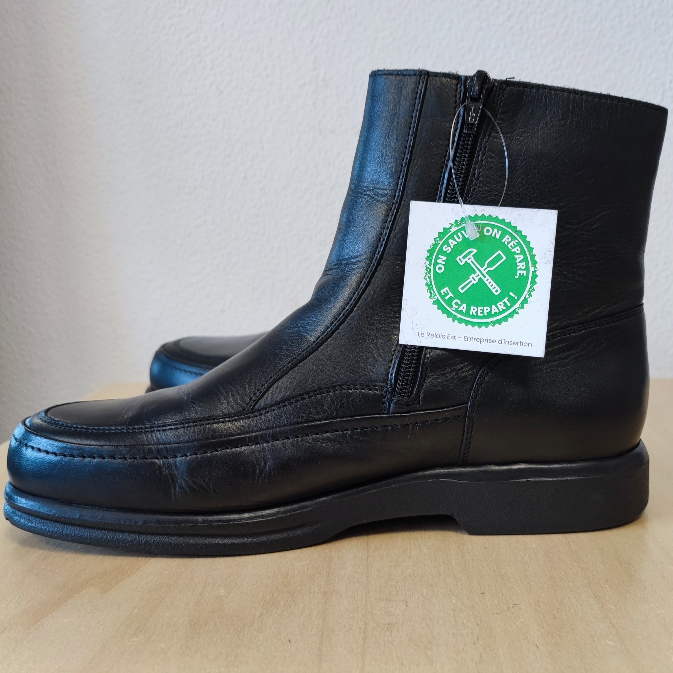 Voir photo 2 de SLEDGERS - Boots en cuir - T43 - Homme SLEDGERS - Boots en cuir - T43 - Homme Bon état - Vue 2 -