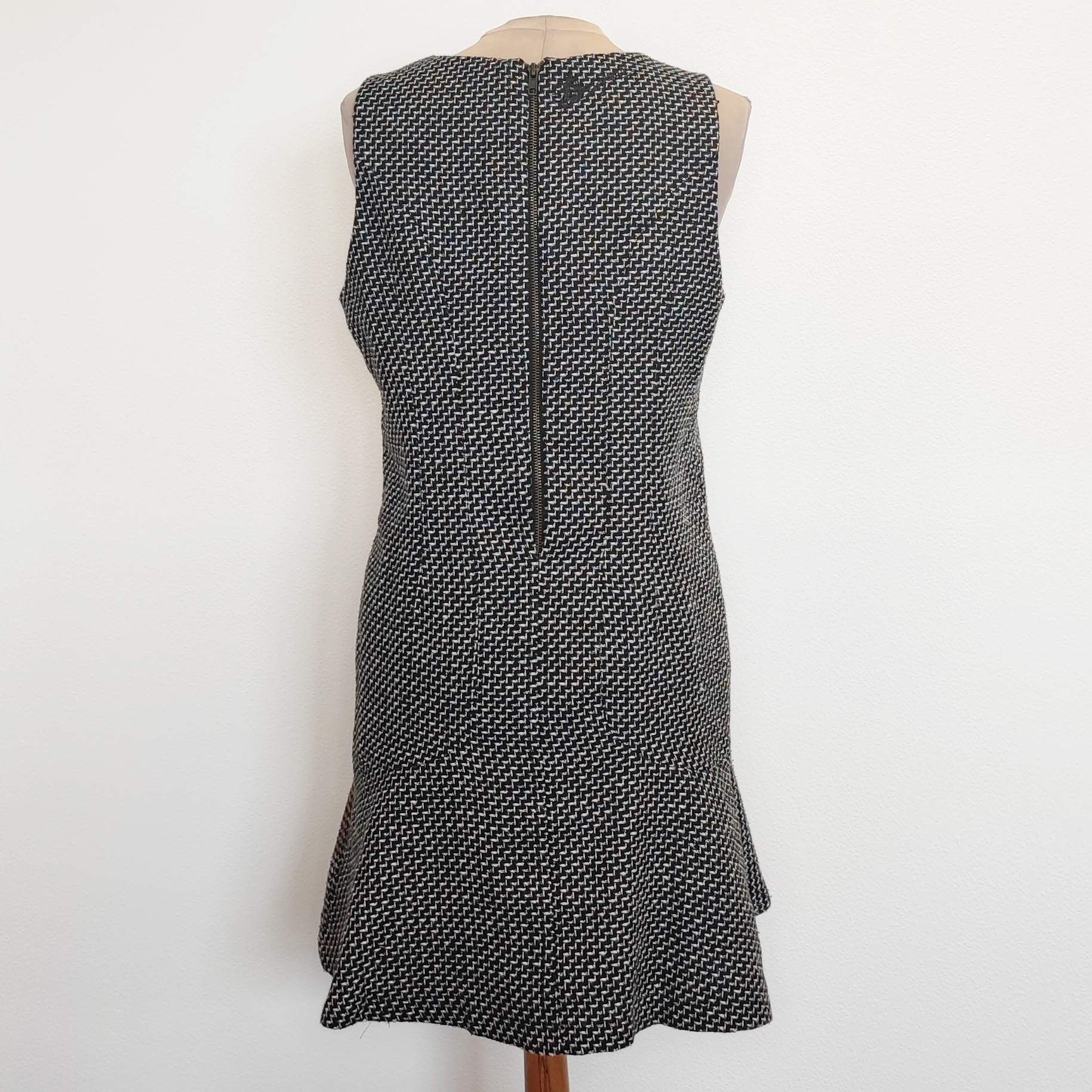 Voir photo 3 de DESIGUAL - Robe en maille tissée - 42 - Femme DESIGUAL - Robe en maille tissée - 42 - Femme Très bon état - Vue 3 -