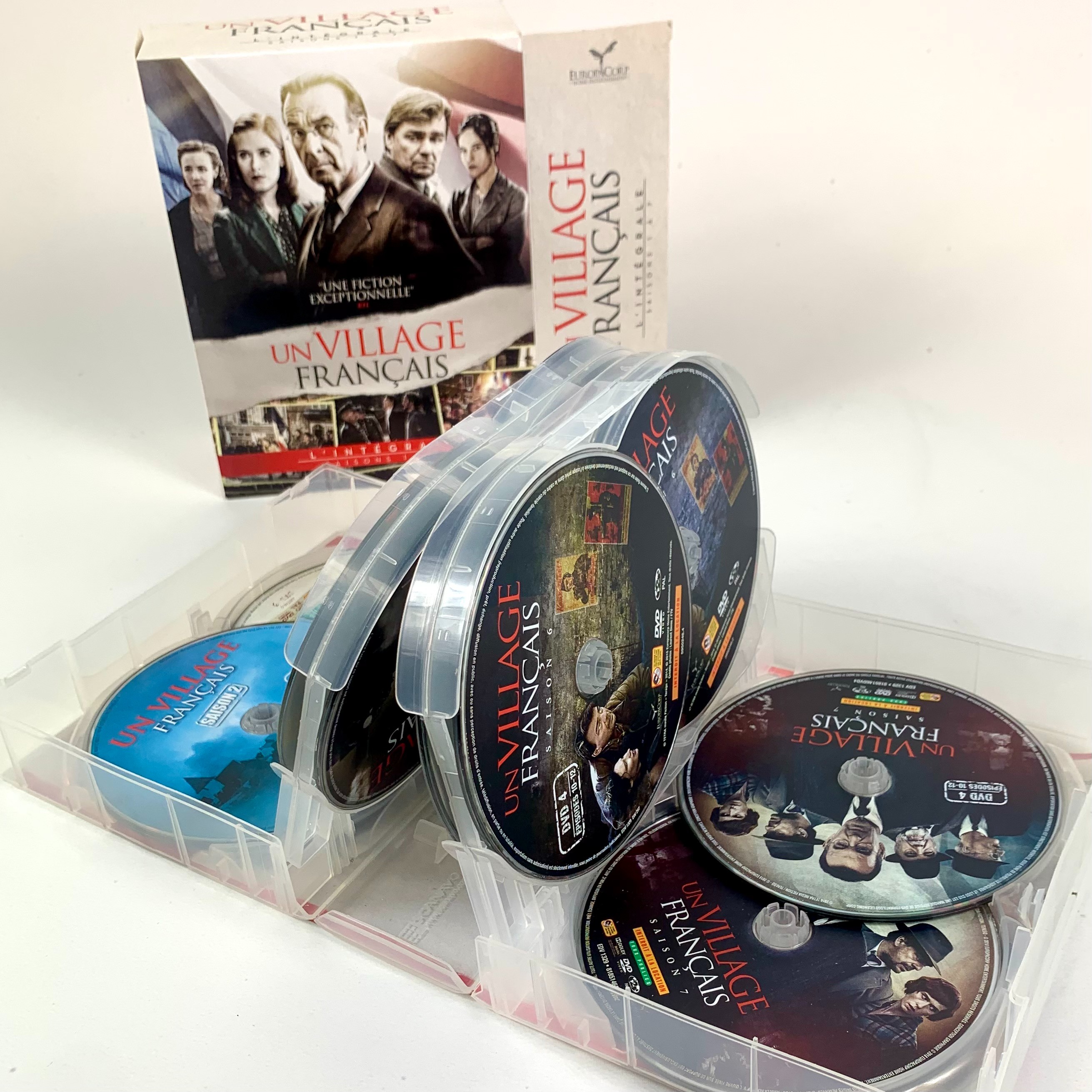 Coffret Intégrale Un Village Français Très bon état - Vue 3 - 