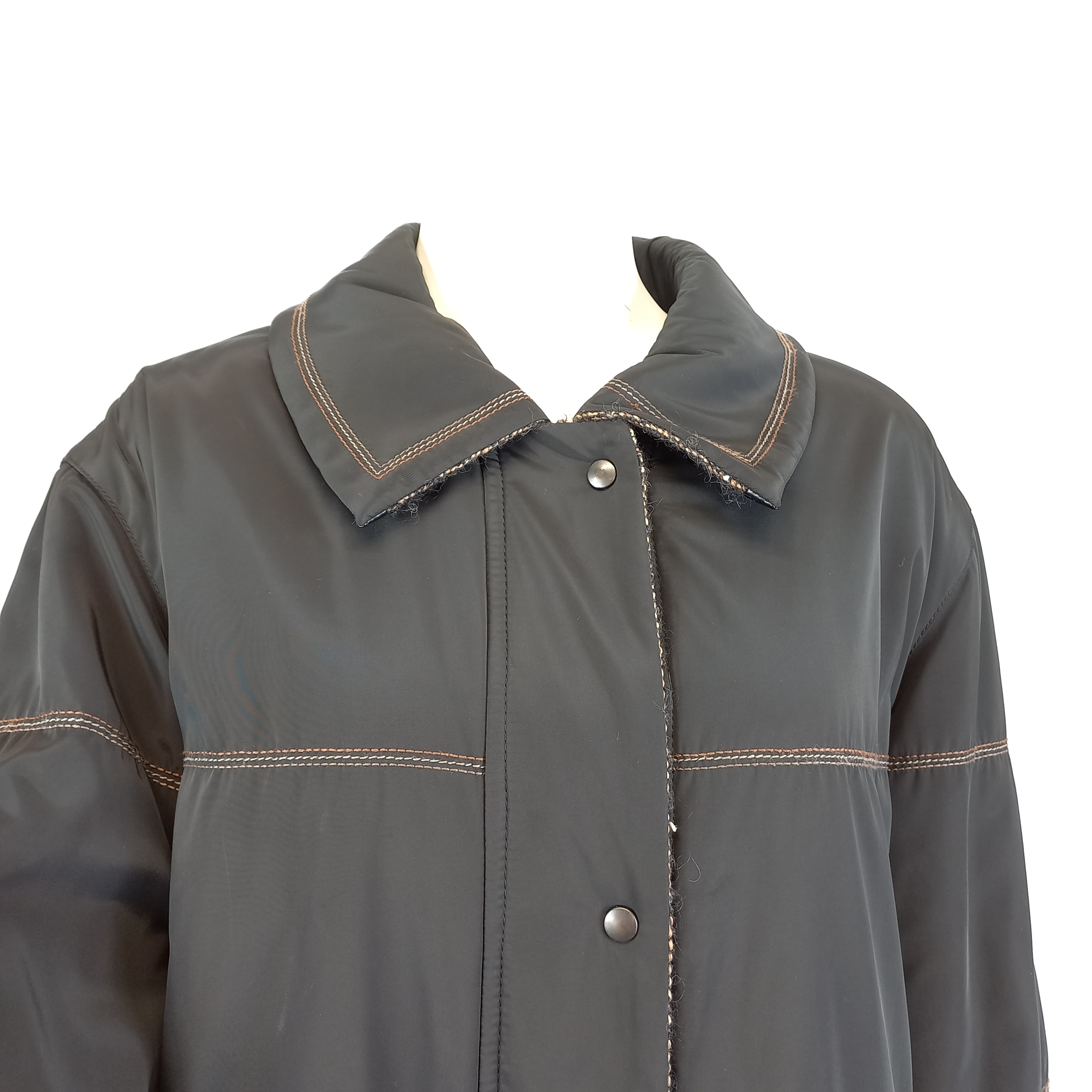 Manteau réversible lainage moucheté ou coutures noir brunes clous sur col et poches Très bon état - Vue 8 - 