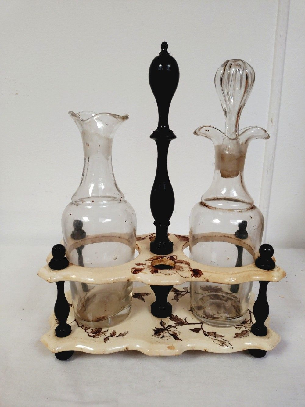 Service huilier et vinaigrier en faïence,verre soufflé et bois tourné. AL & Cie, fabrique d'Huiliers- Seine St Denis-fin 19ème - Photo 1
