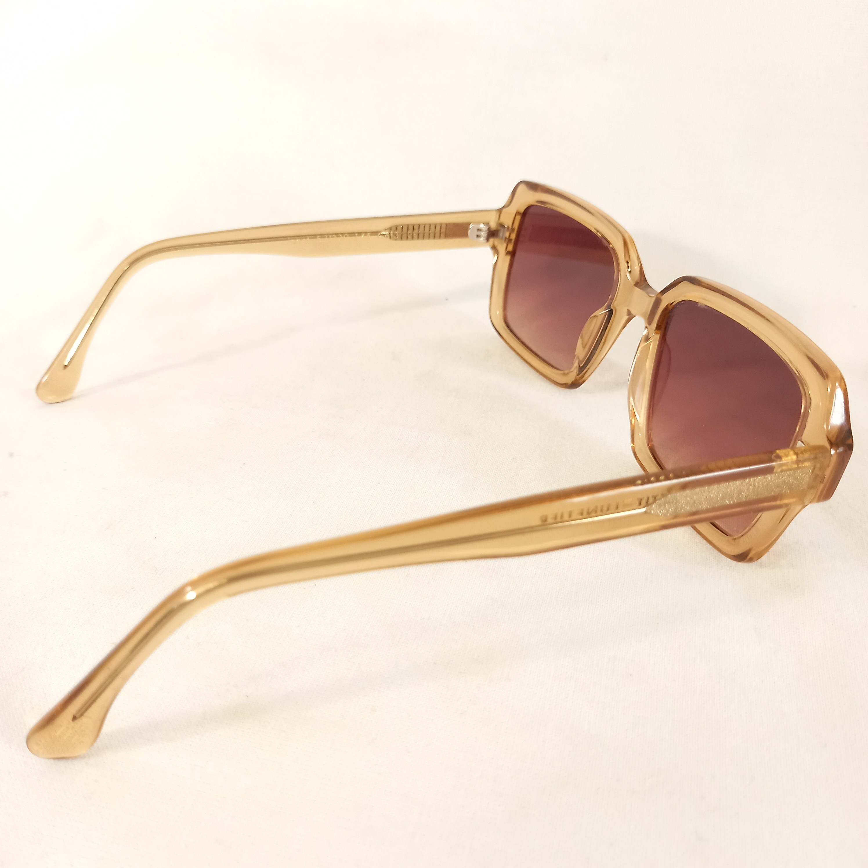 Lunette de soleil pour femme, de marque Le Petit Lunetier Très bon état - Vue 6 - 