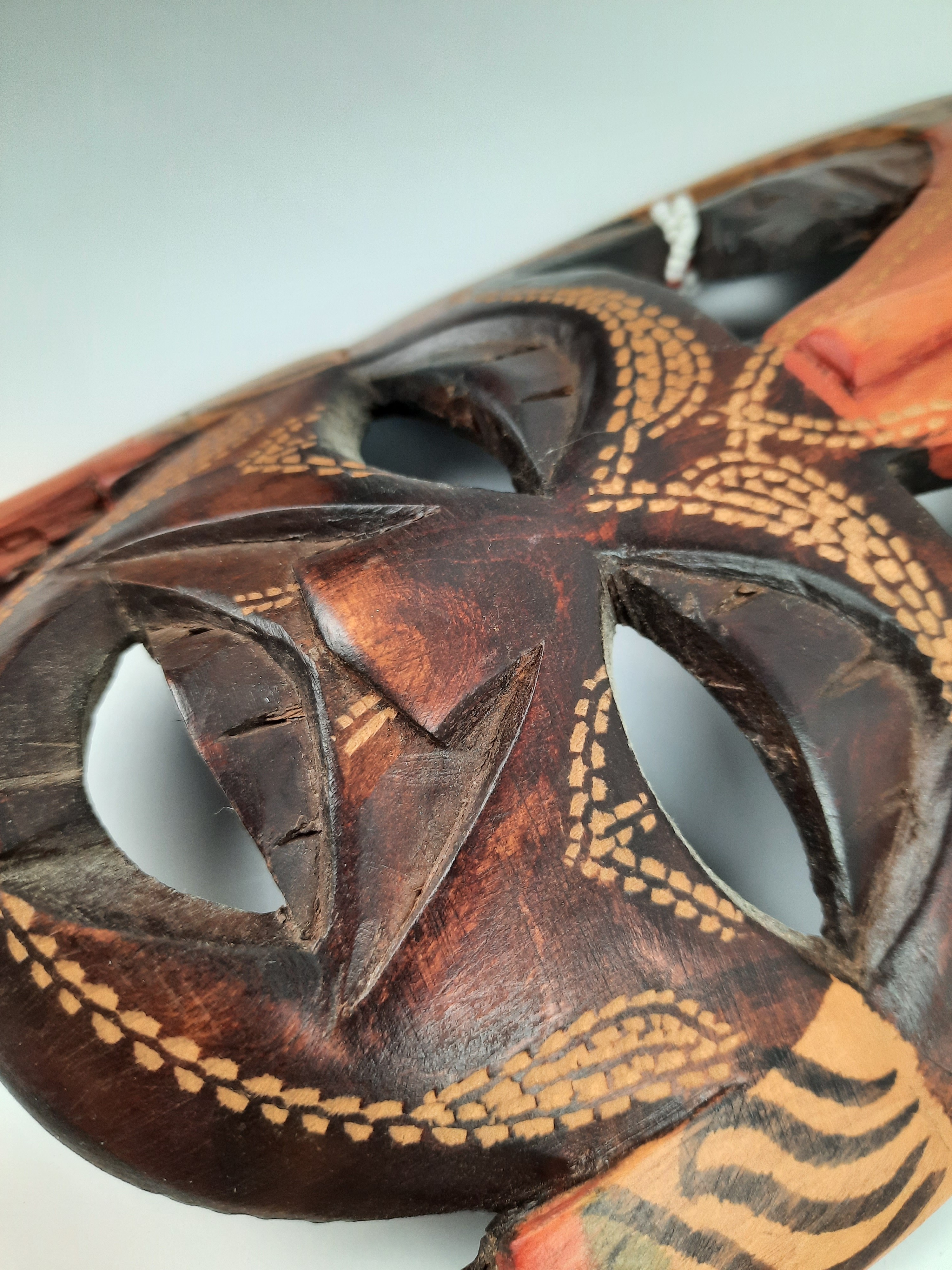 Masque africain en Bois gravé à la main de Kenya - Photo 5
