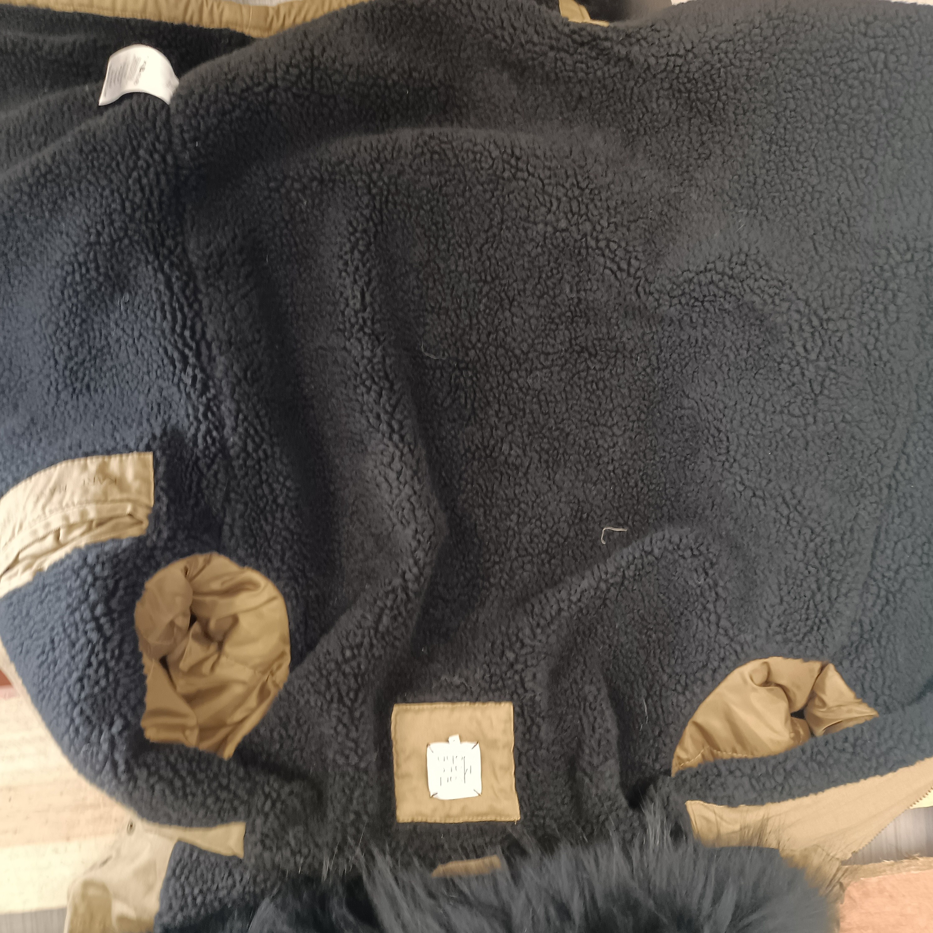 Voir photo 12 de Parka femme camel doublée polaire capuche fourrure raton laveur Karl Marc John – taille S Parka femme camel doublée polaire capuche fourrure raton laveur Karl Marc John – taille S Très bon état - Vue 12 -