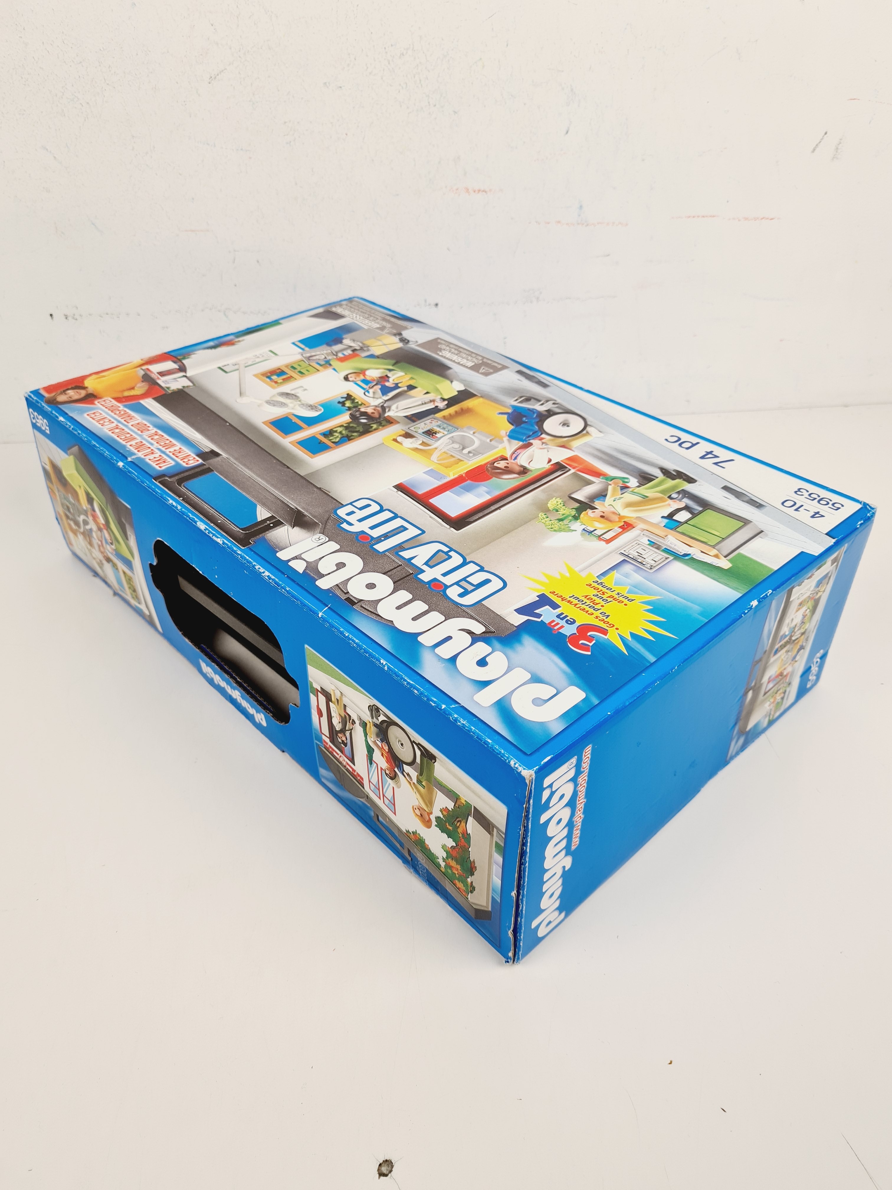 Voir photo 2 de Playmobil - 5953 - City life - 74 pièces - Dès 4 ans Playmobil - 5953 - City life - 74 pièces - Dès 4 ans Bon état - Vue 2 -