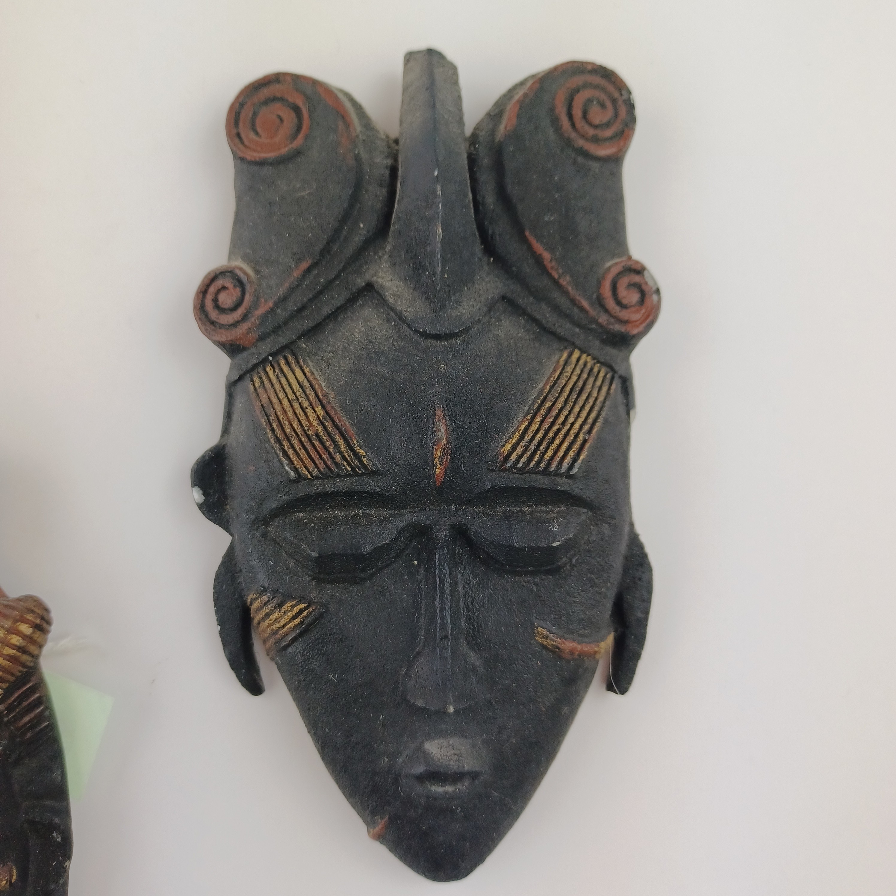 Lot de 3 masques ethniques muraux décoratifs noirs en résine - Photo 2