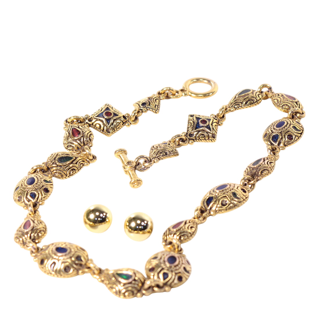 Acheter Collier en métal doré avec boucles d'oreille - 17,00 € Collier en métal doré avec boucles d'oreille - reconditionné disponible sur Label Emmaüs