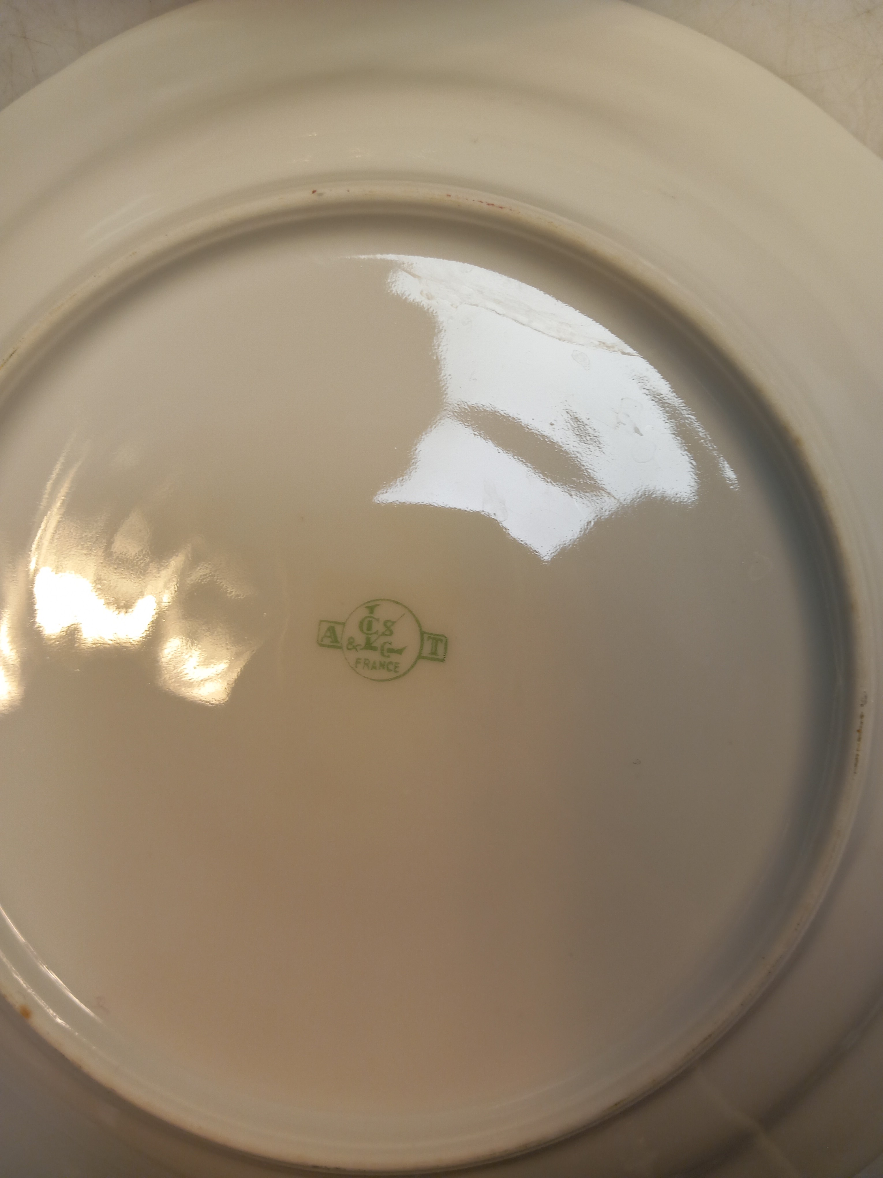 Lot de 8 assiettes creuses en porcelaine à motifs floraux. - Photo 4