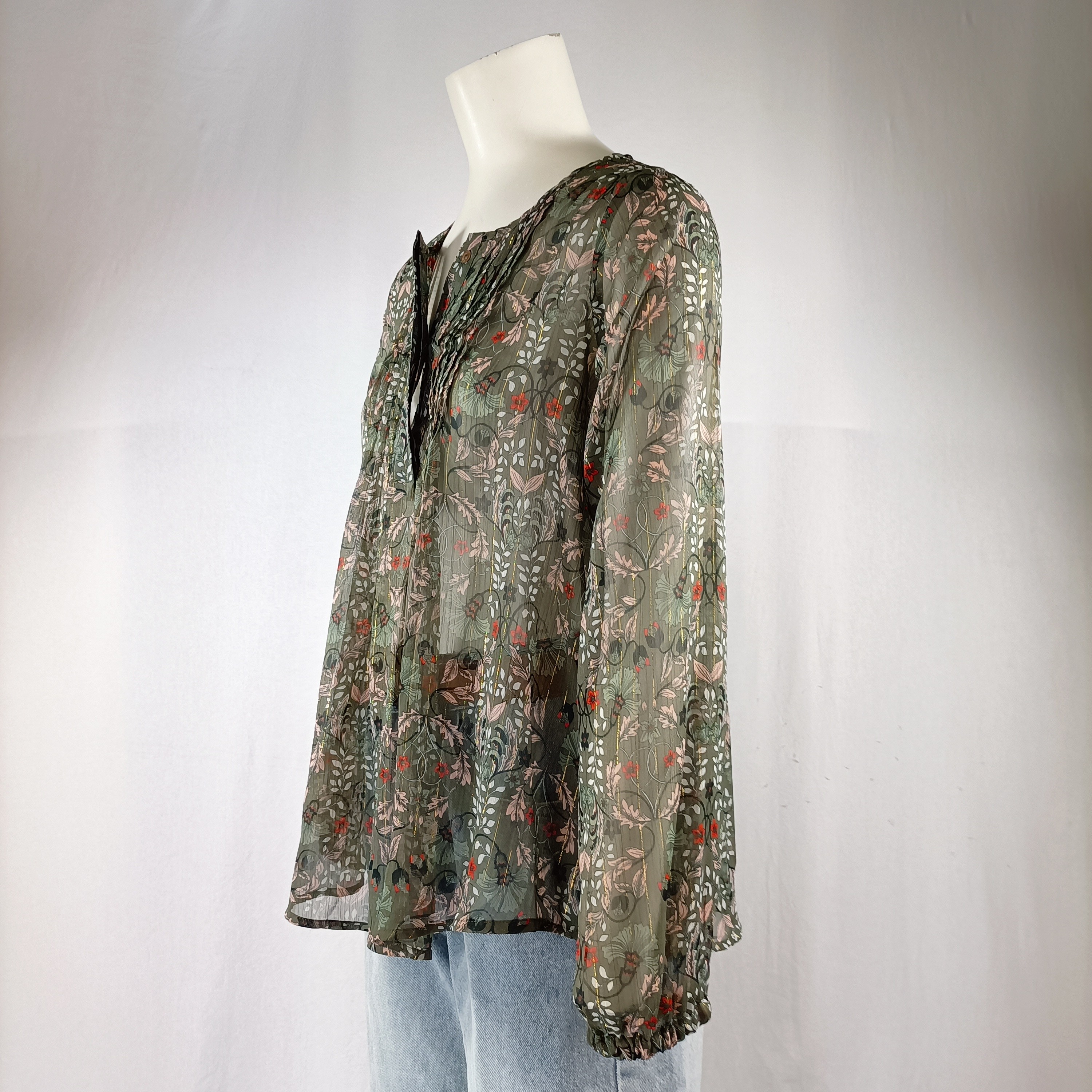 Voir photo 2 de Blouse transparente à manches longues Kaki Fleurie - IKKS Women - 36 Blouse transparente à manches longues Kaki Fleurie - IKKS Women - 36 Très bon état - Vue 2 -