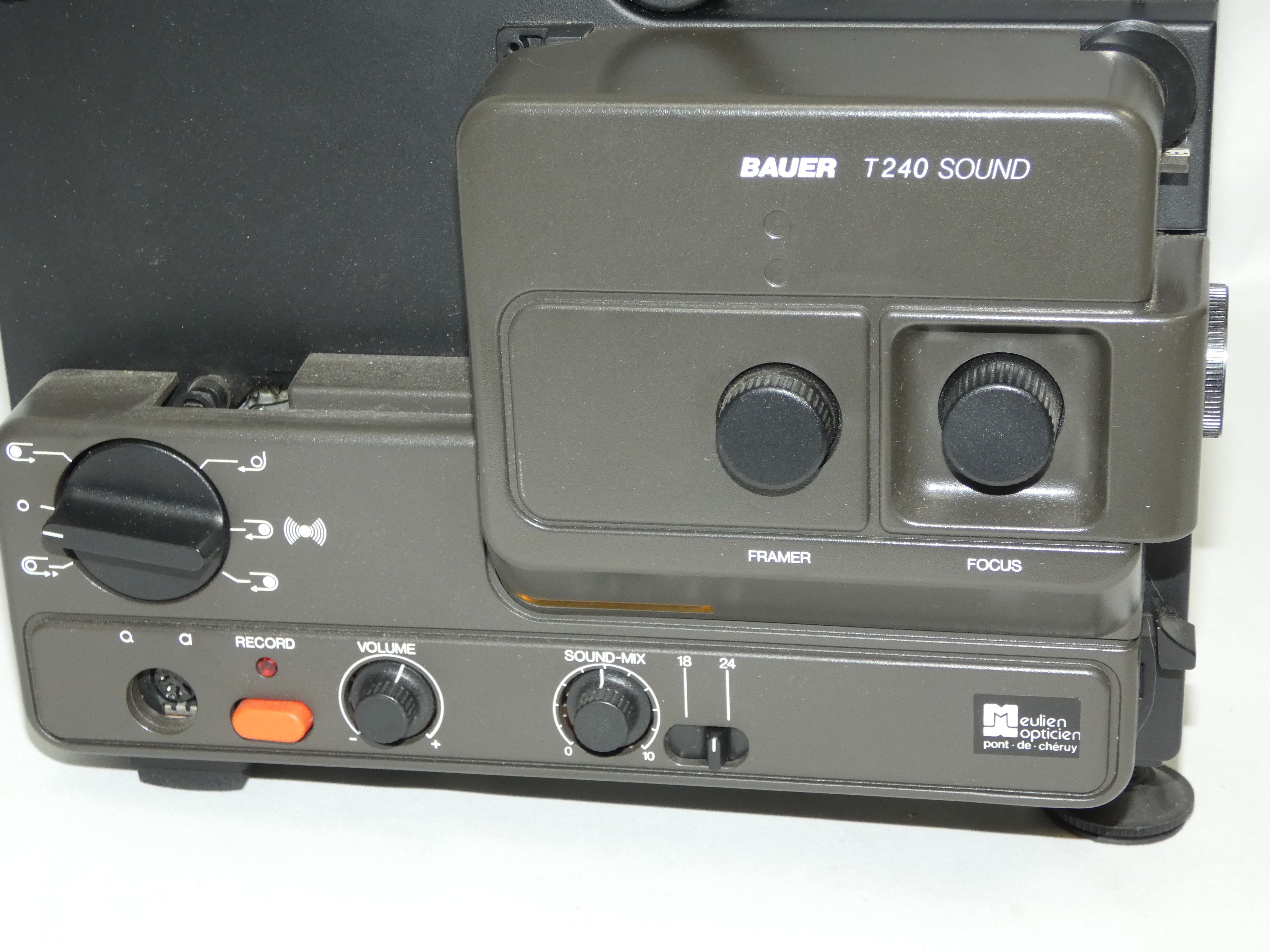 Projecteur pour film super 8 BAUER T240 Sound - Très bon état - Photo 3