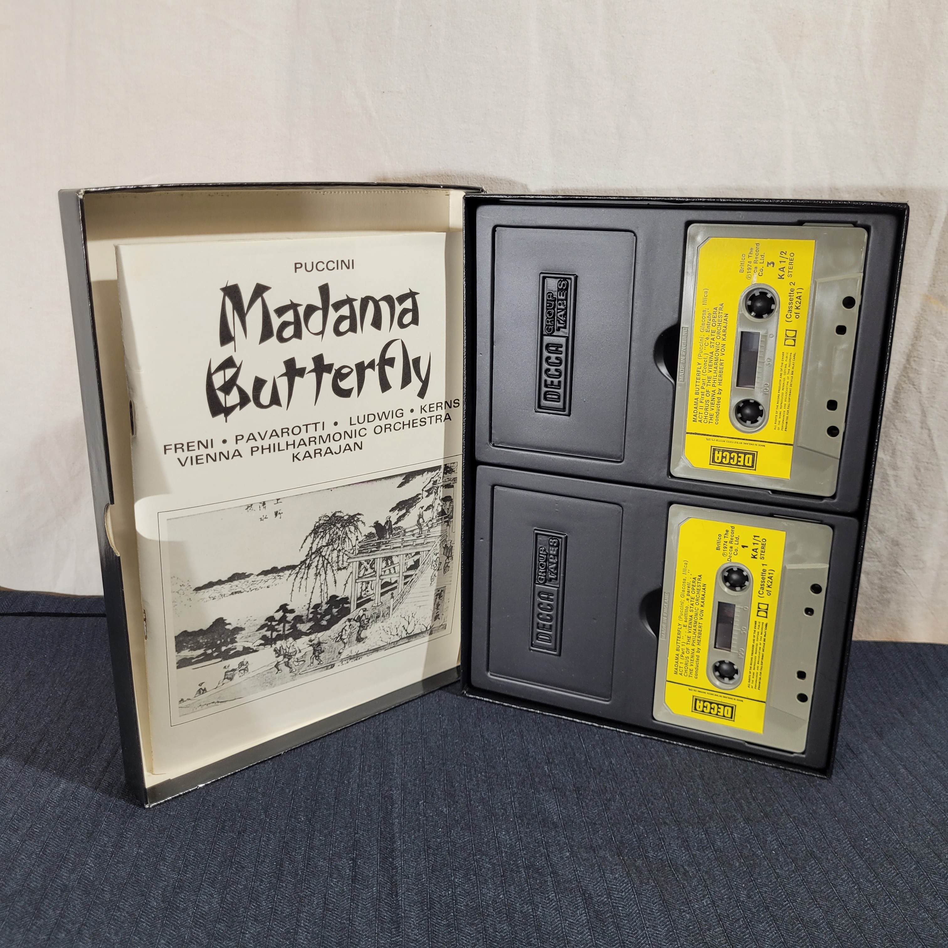 Coffret 2 cassettes : Puccini - Madama Butterfly (Freni/Pavarotti) Très bon état - Vue 2 - 