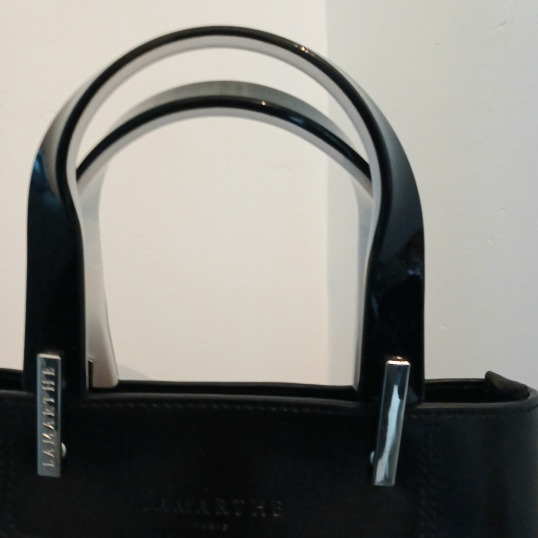 Lamarthe - Sac chic en cuir noir Très bon état - Vue 2 - 