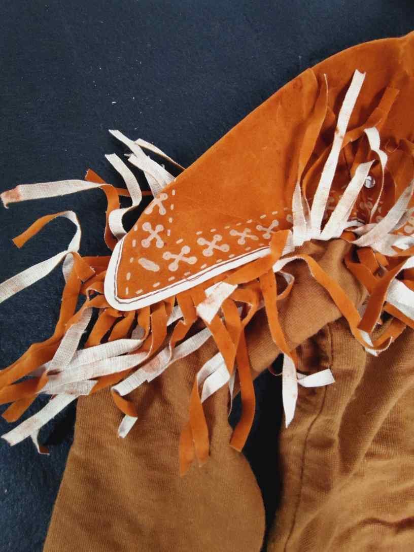 Voir photo 8 de Déguisement Trappeur (5/7 ans), Anselme, bal Masqué, complet, vintage, made in France. Déguisement Trappeur (5/7 ans), Anselme, bal Masqué, complet, vintage, made in France. - Vue 8 -