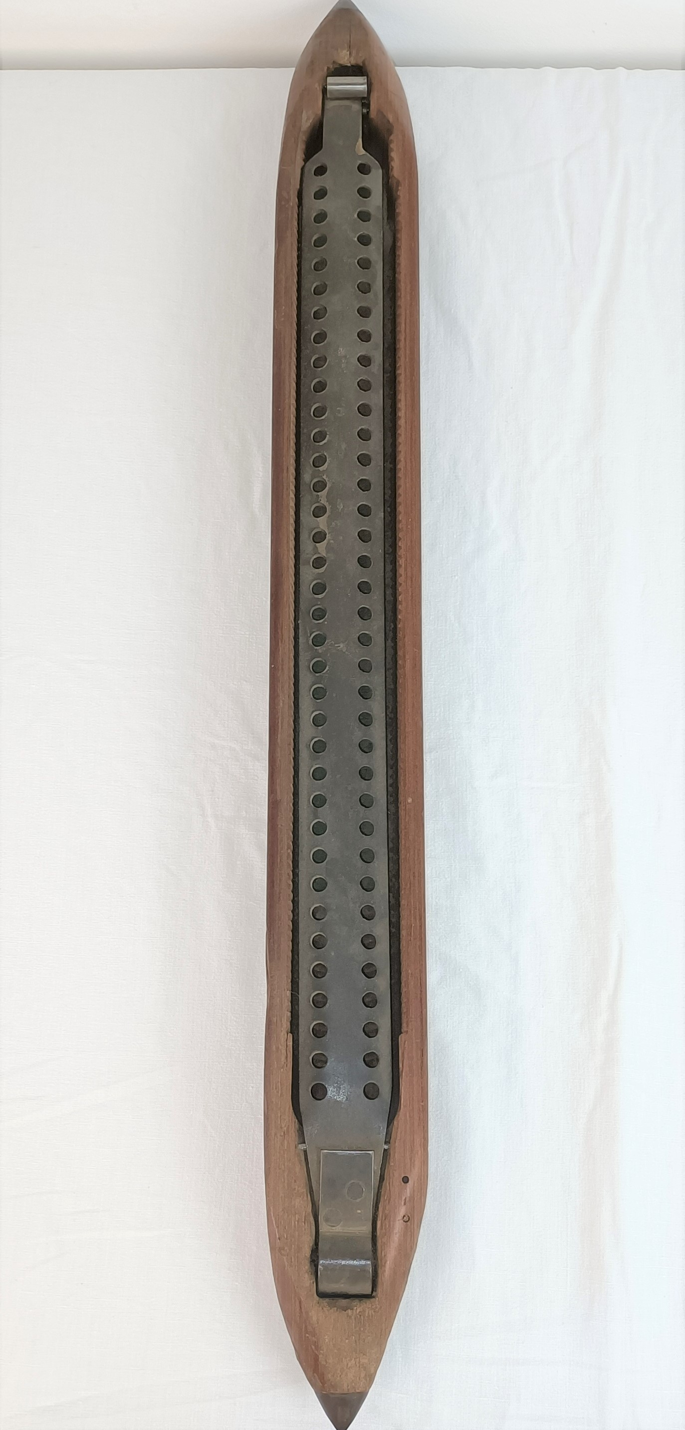 Grande navette de métier à tisser ancienne 71 cm Bon état - Vue 3 - 