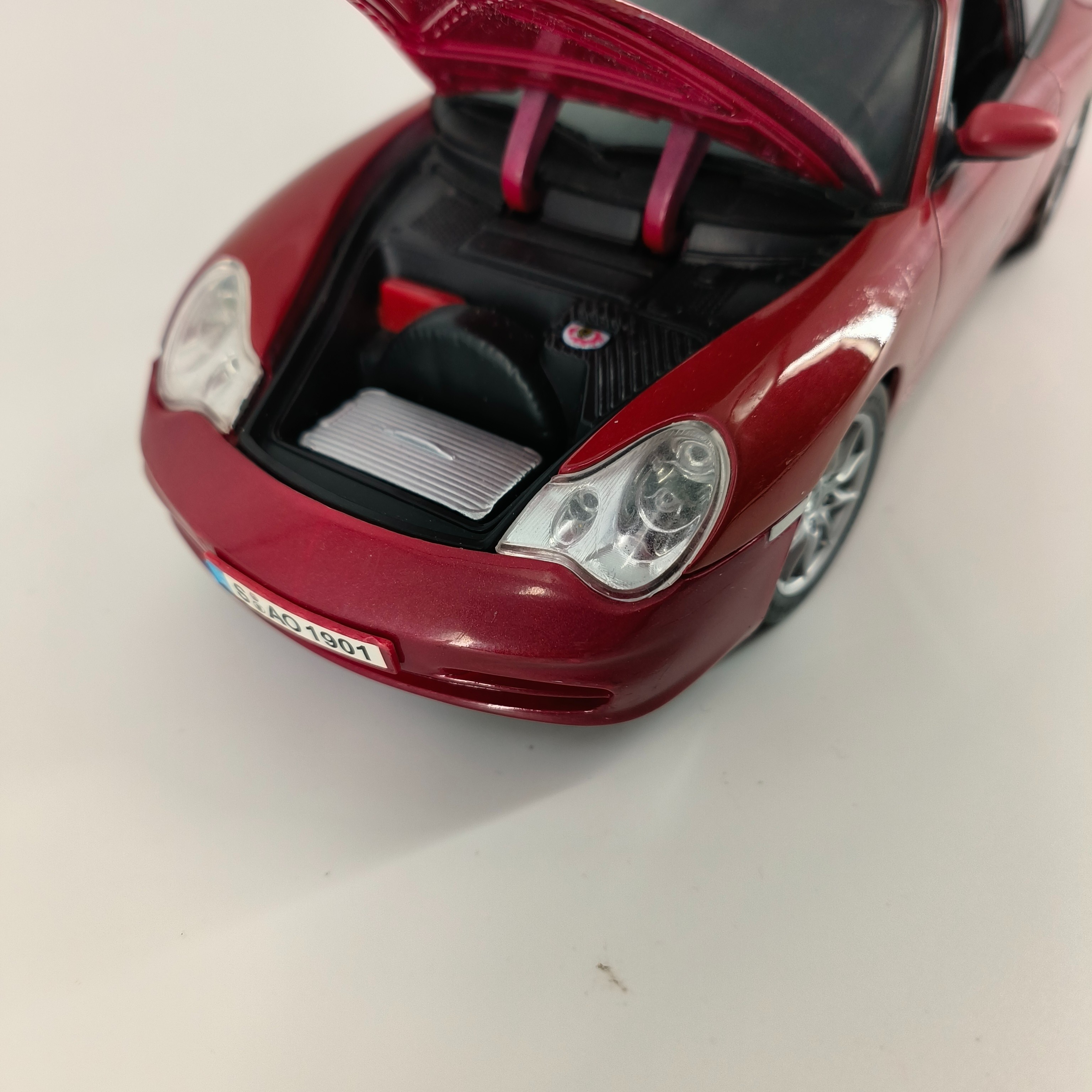 Voir photo 9 de Porsche 911-Targa -1/18-Maisto Porsche 911-Targa -1/18-Maisto Bon état - Vue 9 -