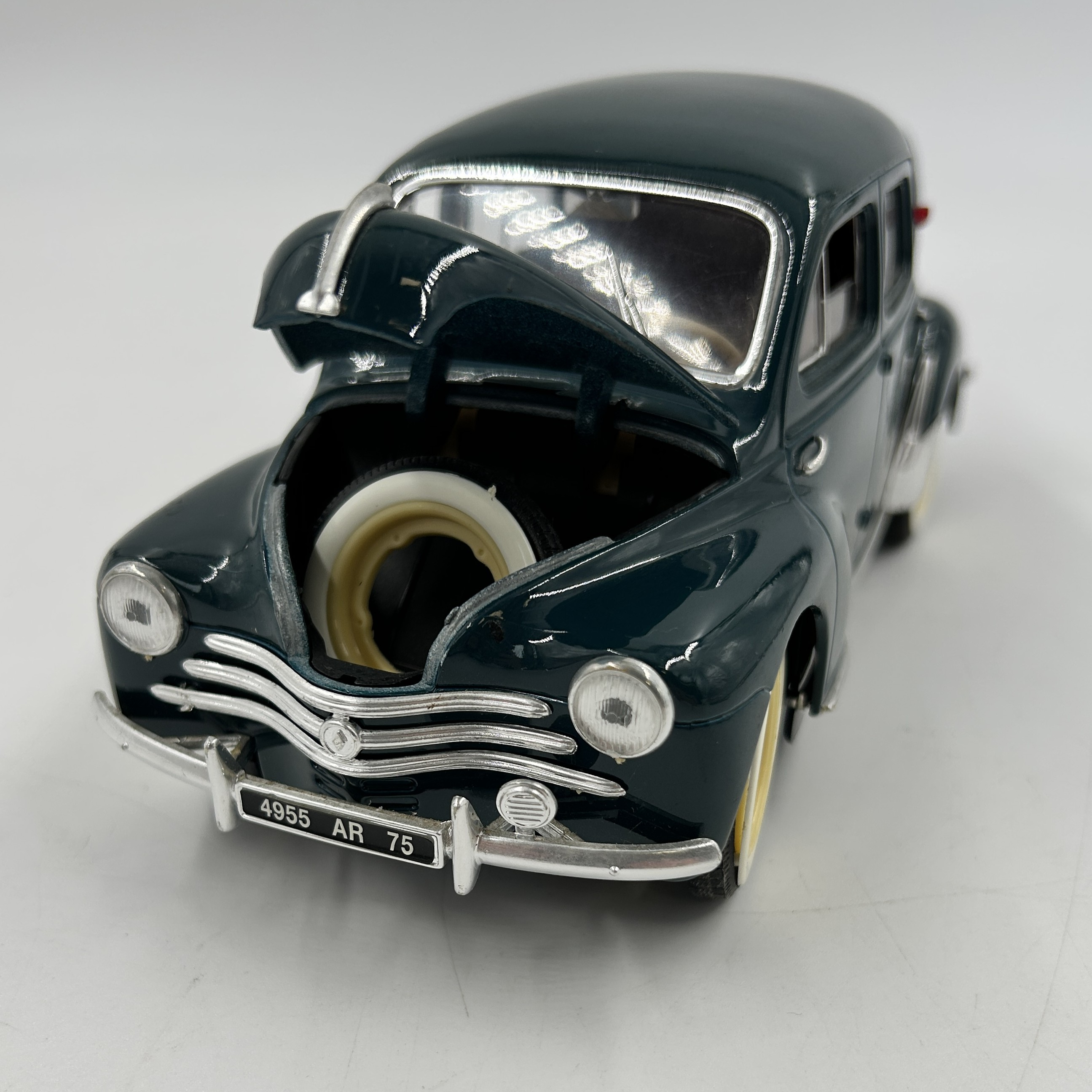Renault 4CV Solido 1/17 Bon état - Vue 7 - 