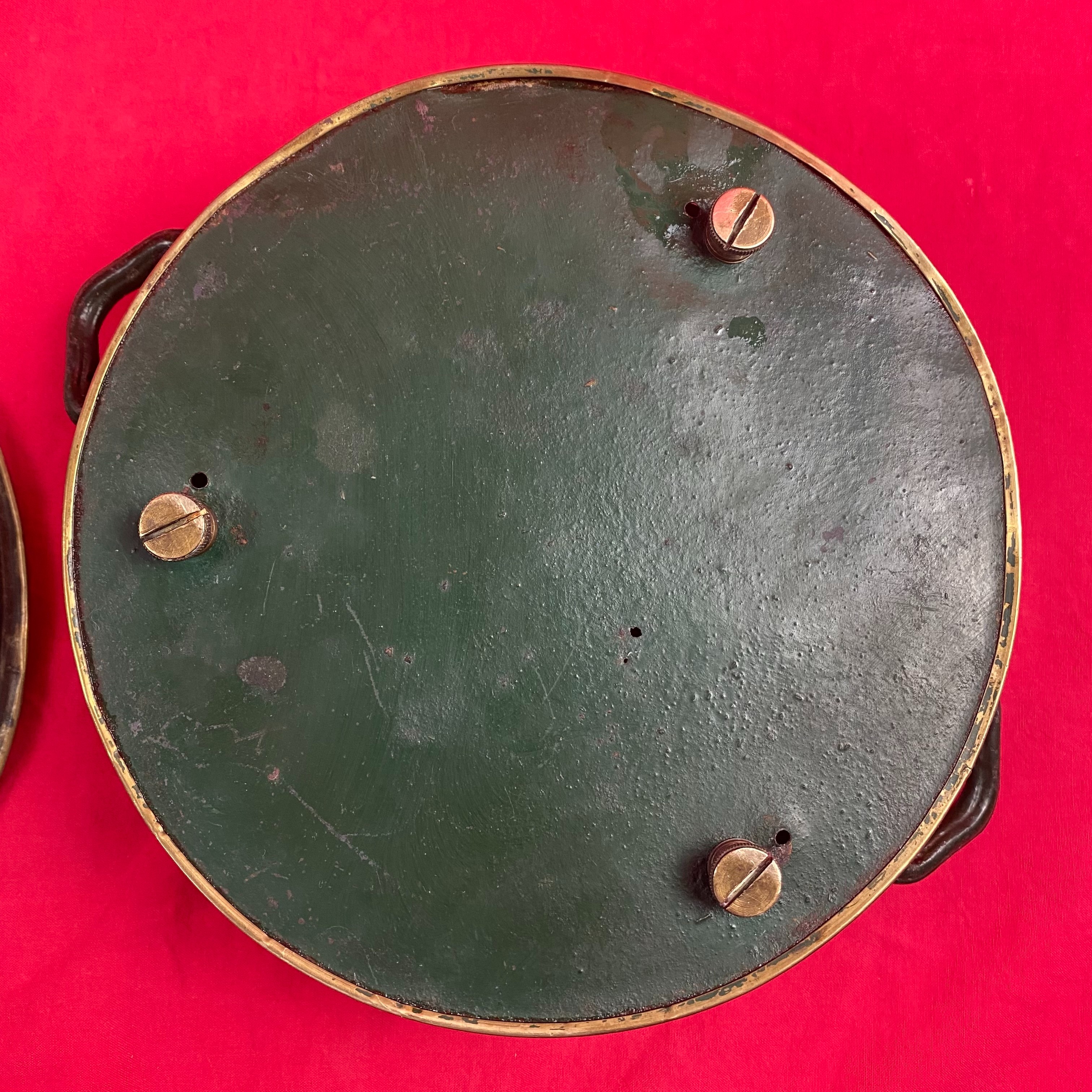 Chauffe-plat de table ancien en laiton ajouré - Fin XIXe/Début XXe  - Vue 8 - 