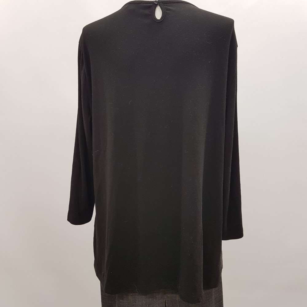 Voir photo 2 de Pull en maille noir et gris - ZAMBA - taille 48 Pull en maille noir et gris - ZAMBA - taille 48 Bon état - Vue 2 -