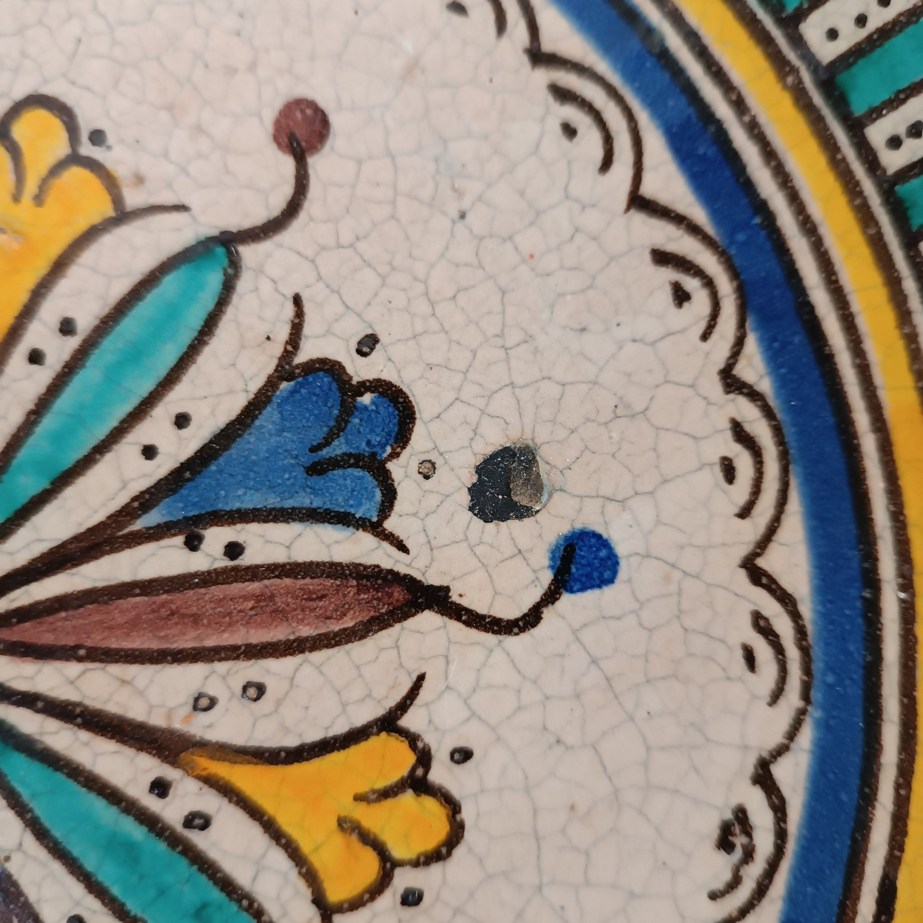 Grand plat marocain en céramique, fait main, diamètre de 31,5 cm - État correct - Photo 7